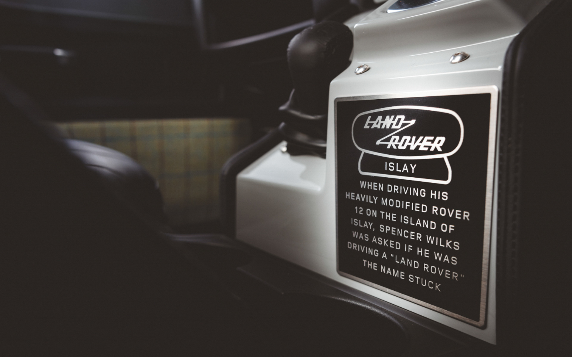 当時のストーリーが記載されたプレート