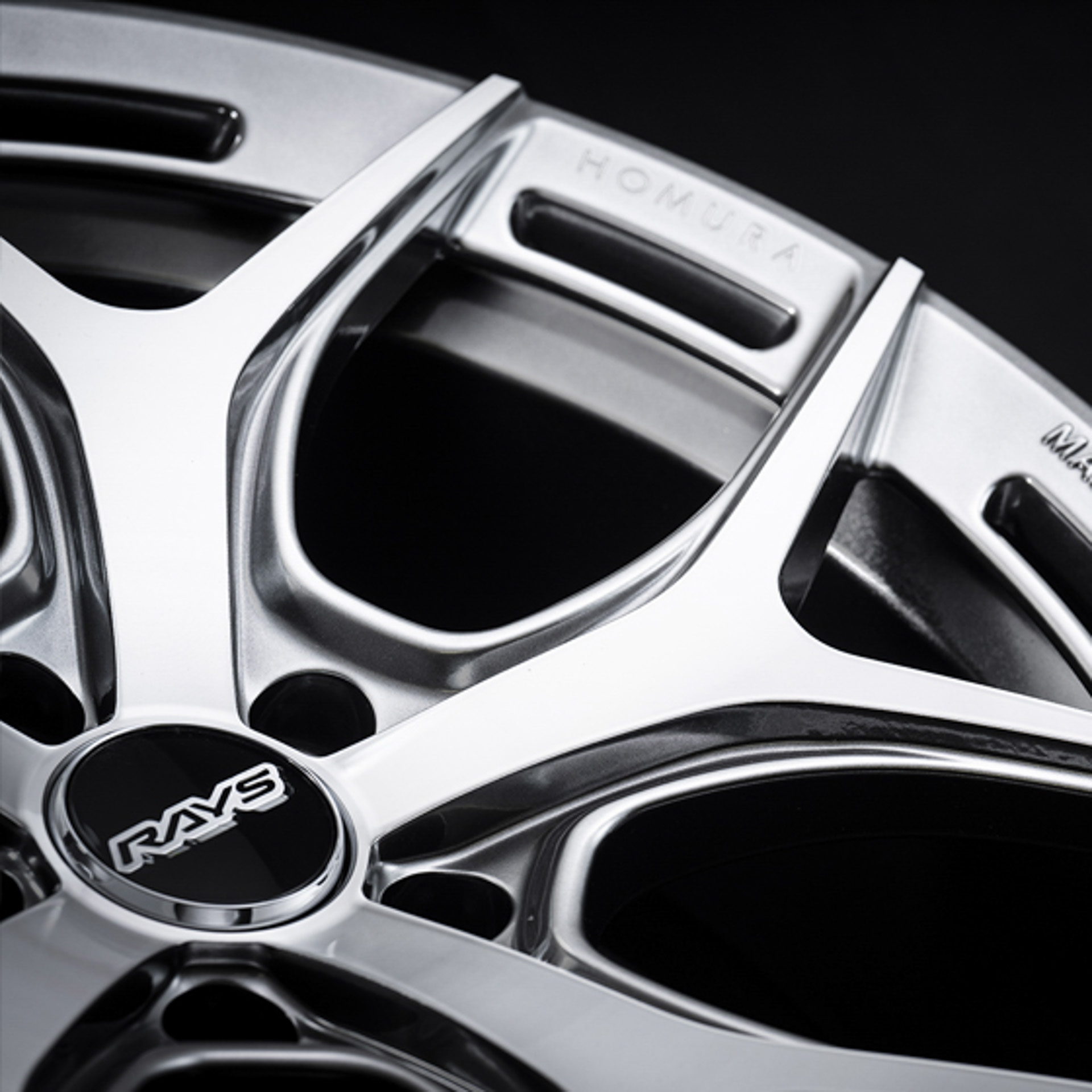 コンサバティブな2x5スポークレイアウトを採用