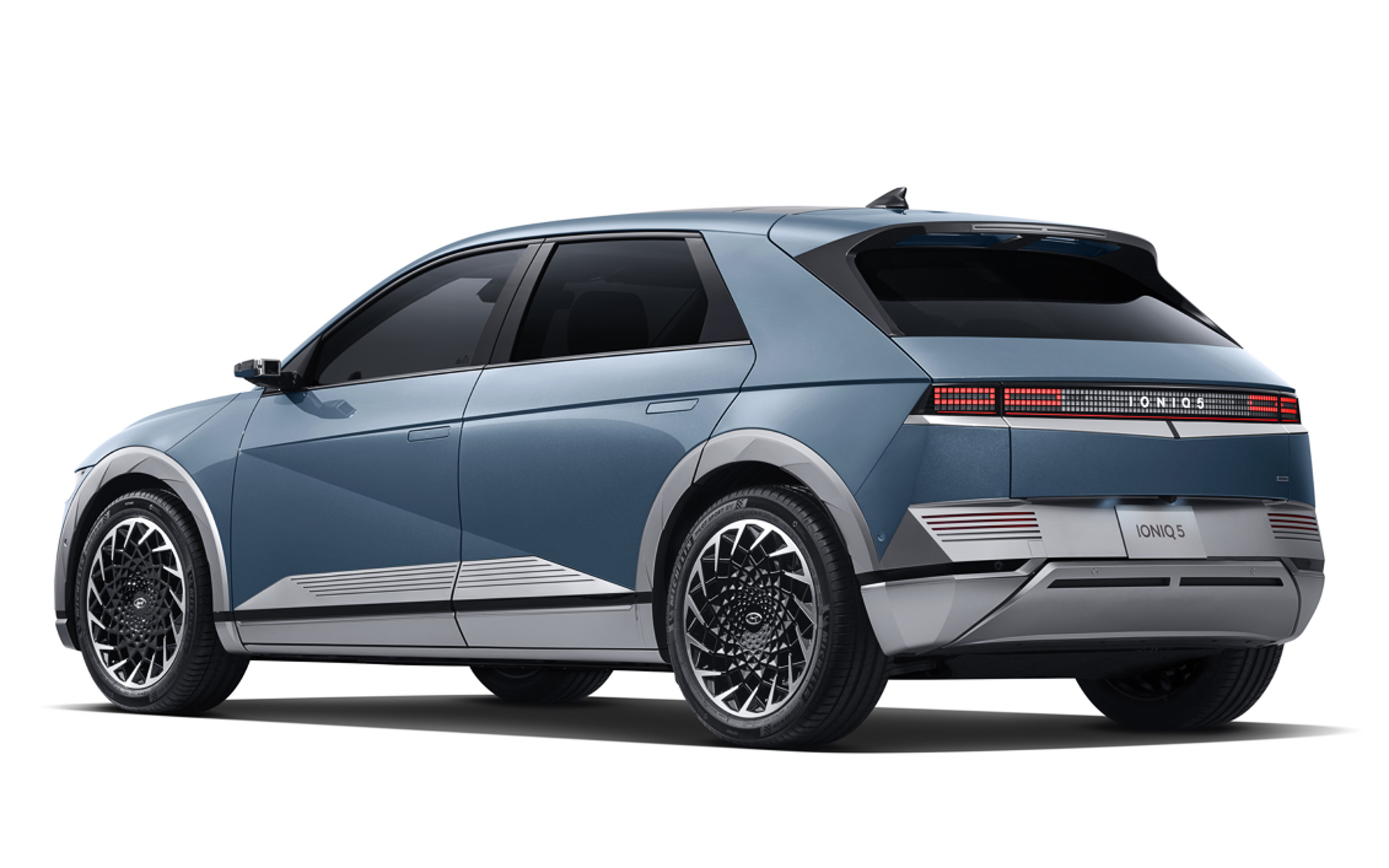 ボディカラー「ルーシッドブルーパール」は限定20台