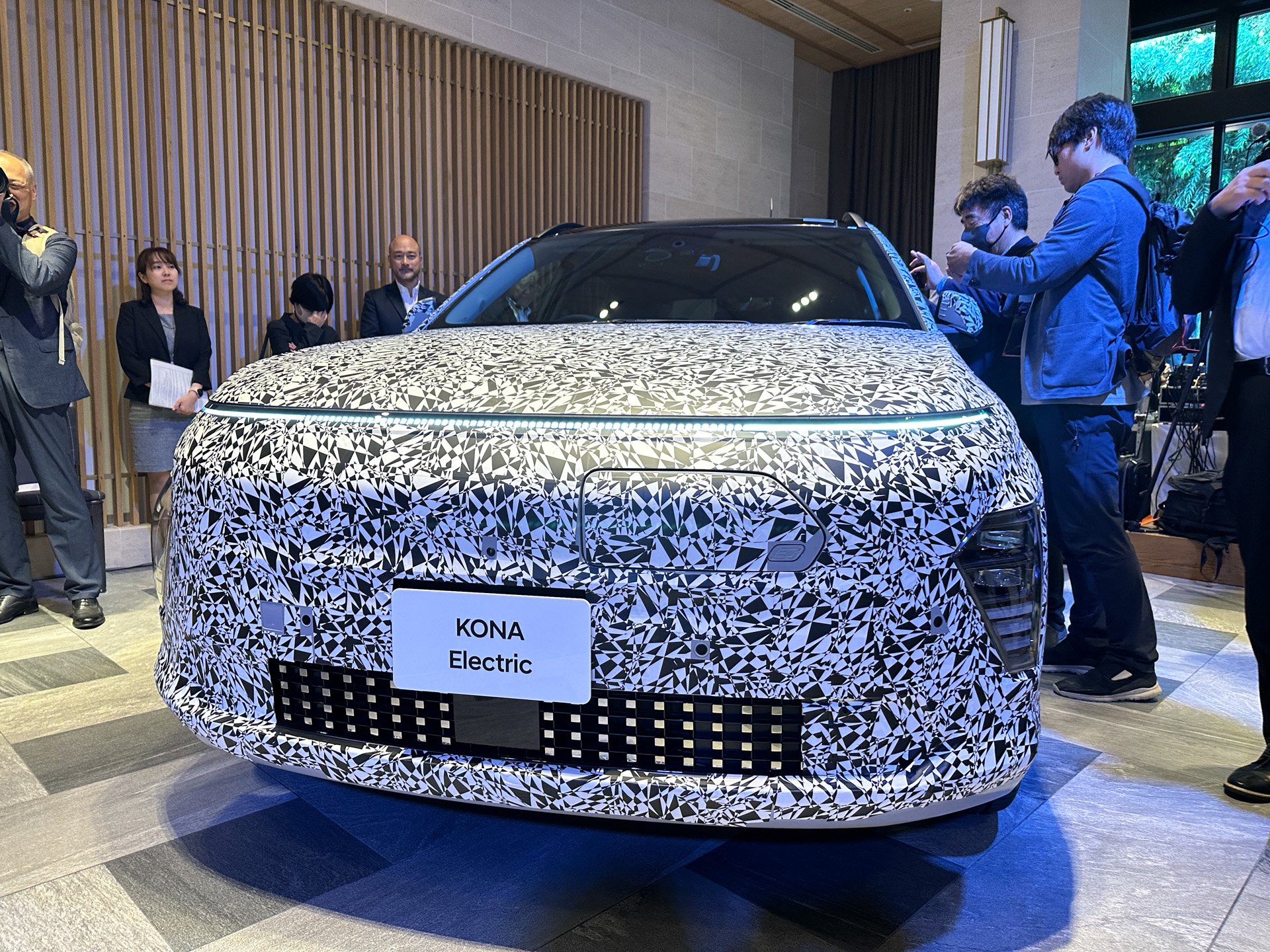 日本導入予定の新型EV「コナ エレクトリック」。本国の発表において、新型コナはバッテリEVのほか、HEV（ハイブリッド車）、ICE（内燃機関車）の各バリエーションに加え、スポーティなNラインをラインアップする