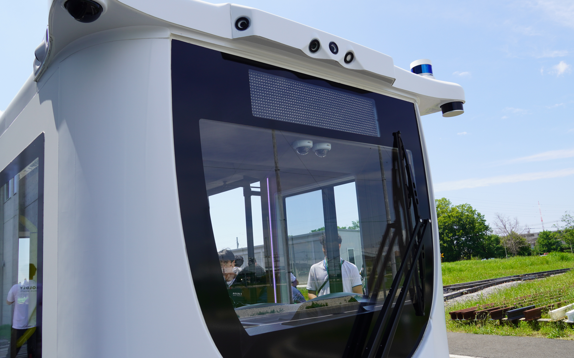 多数のセンサーを搭載するが、センサーの働きに日本の道に合ったチューニングを施すのもBOLDLYの役割だという