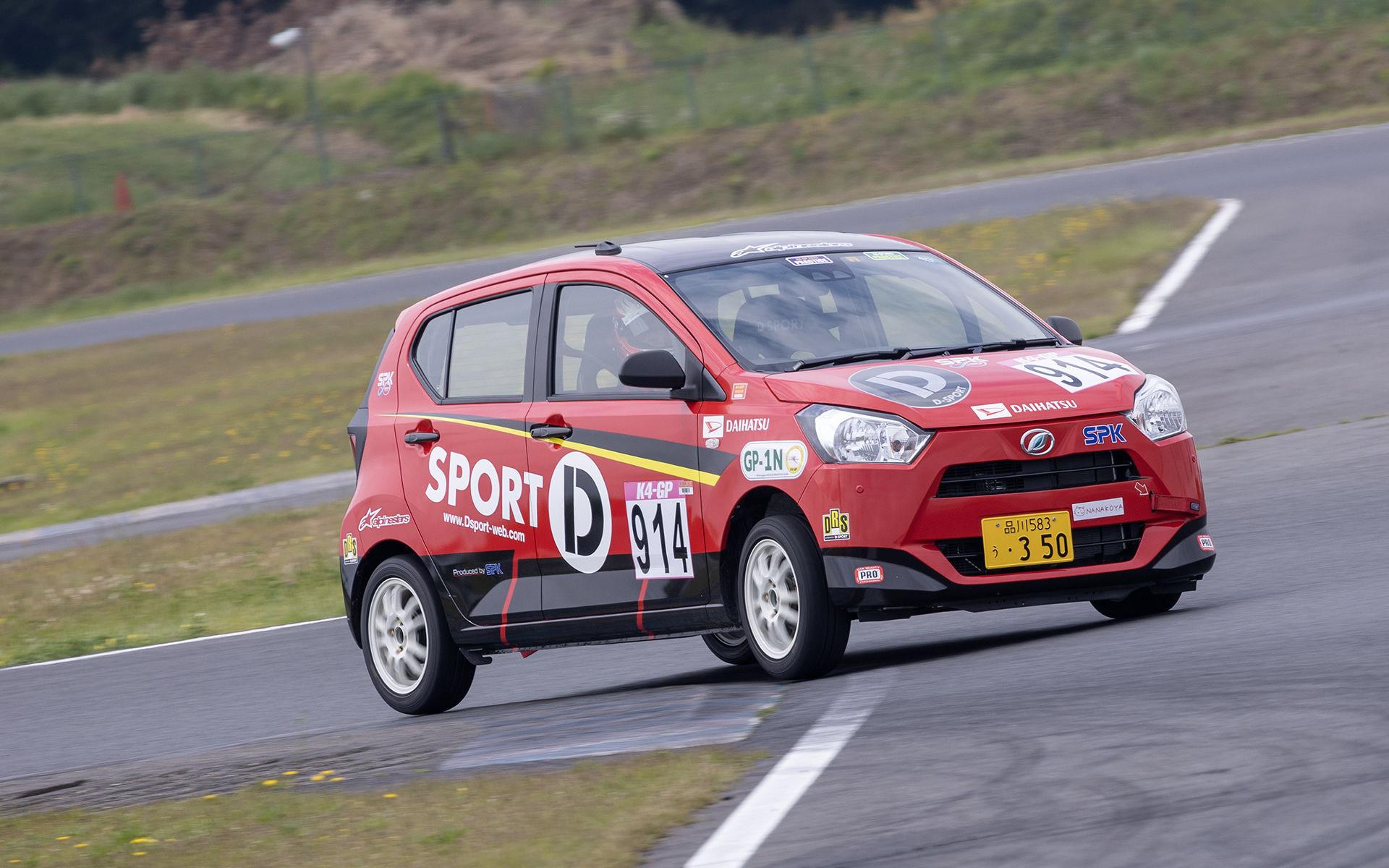 K4-GP用のD-SPORT ミラ イースも混ざって走行。会場を盛り上げていた