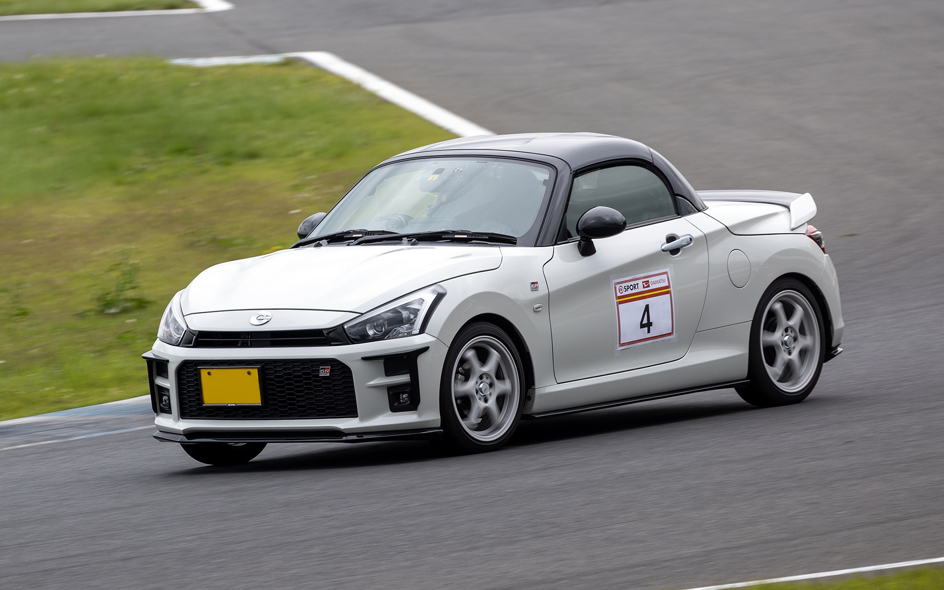 コペン GR SPORTの完成度の高さに満足しているという