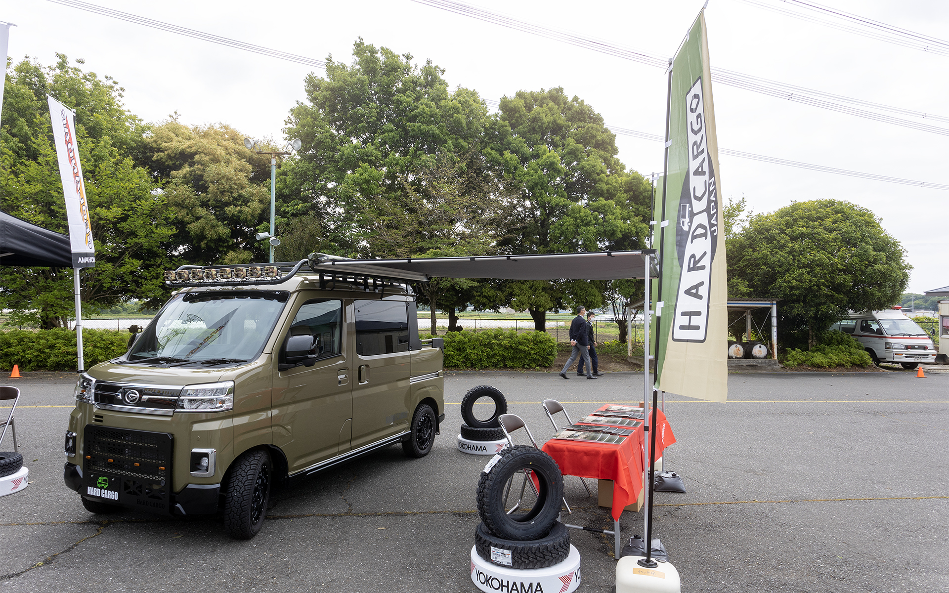 ハイゼット デッキバンにアウトドアふうのカスタムを施して展示したHARD CARGO JAPAN