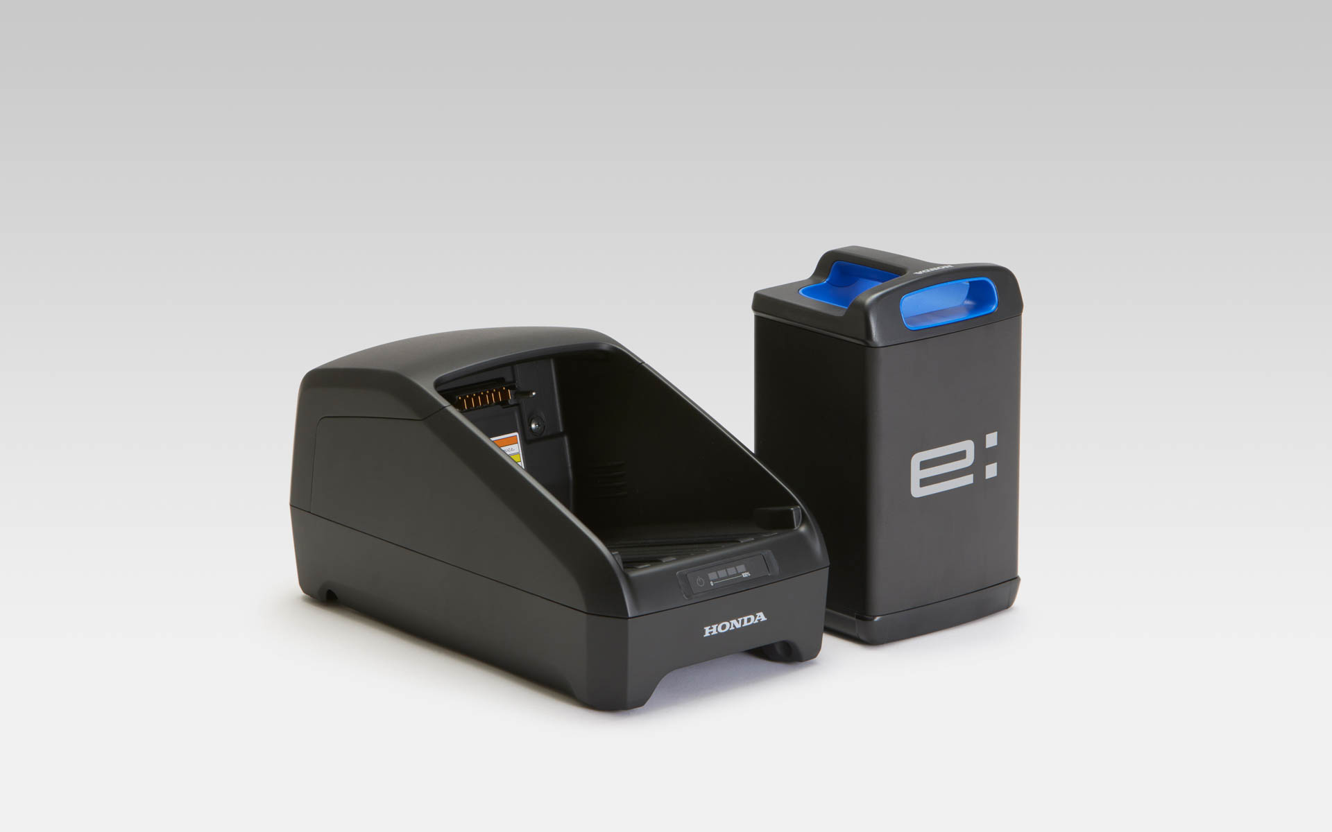 Honda Power Pack Charger e:と、Honda Mobile Power Pack e: