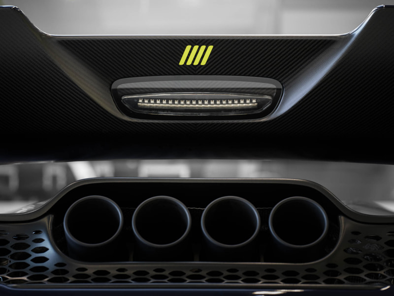 マクラーレン、「765LT Spider」をF1ドライバーのランド・ノリス選手が