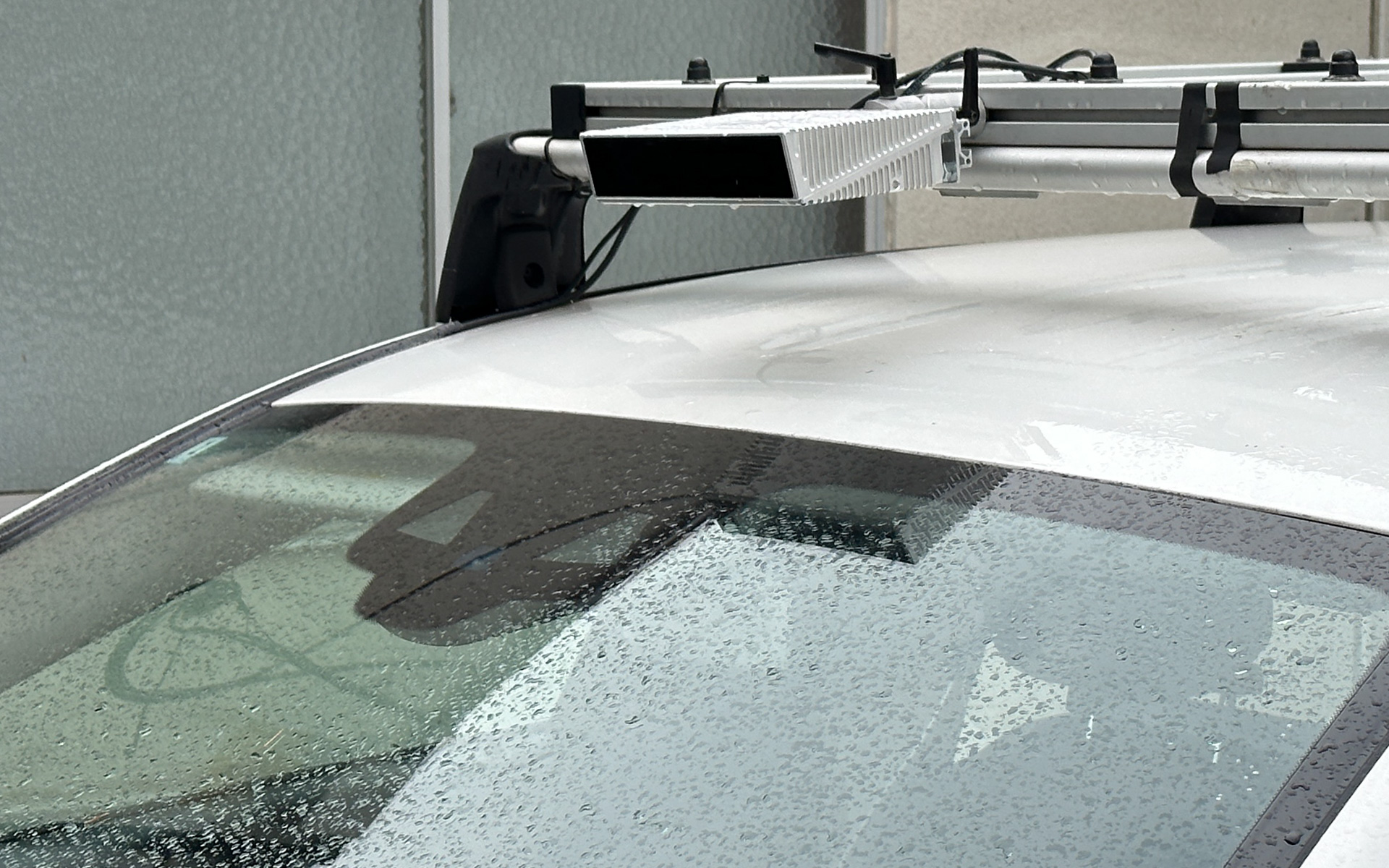 デモカーのルーフ部分に装着されたヴァレオ「SCALA 3」