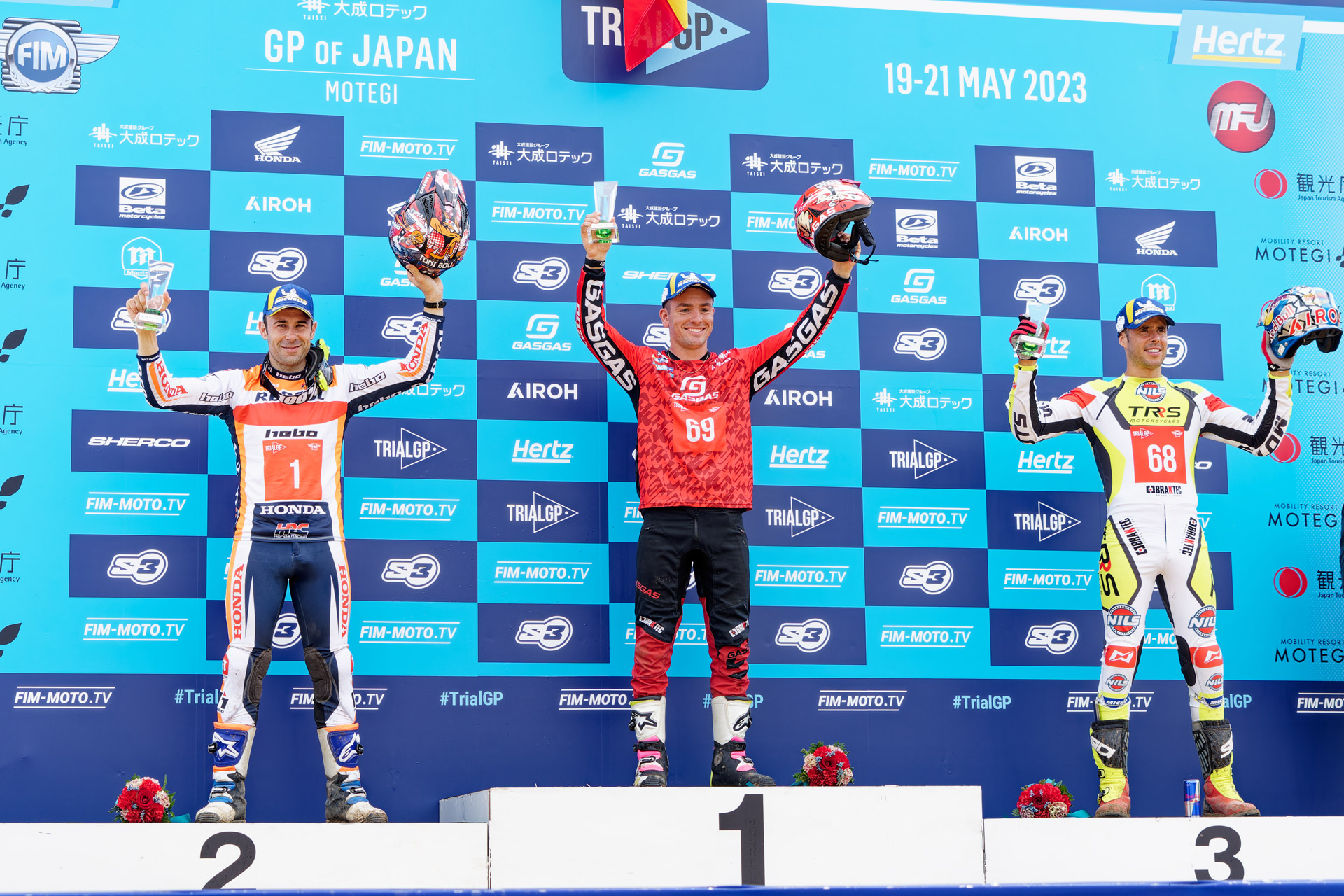 ブスト、ボウ、ラガの3選手が1日目、2日目ともに表彰台を独占