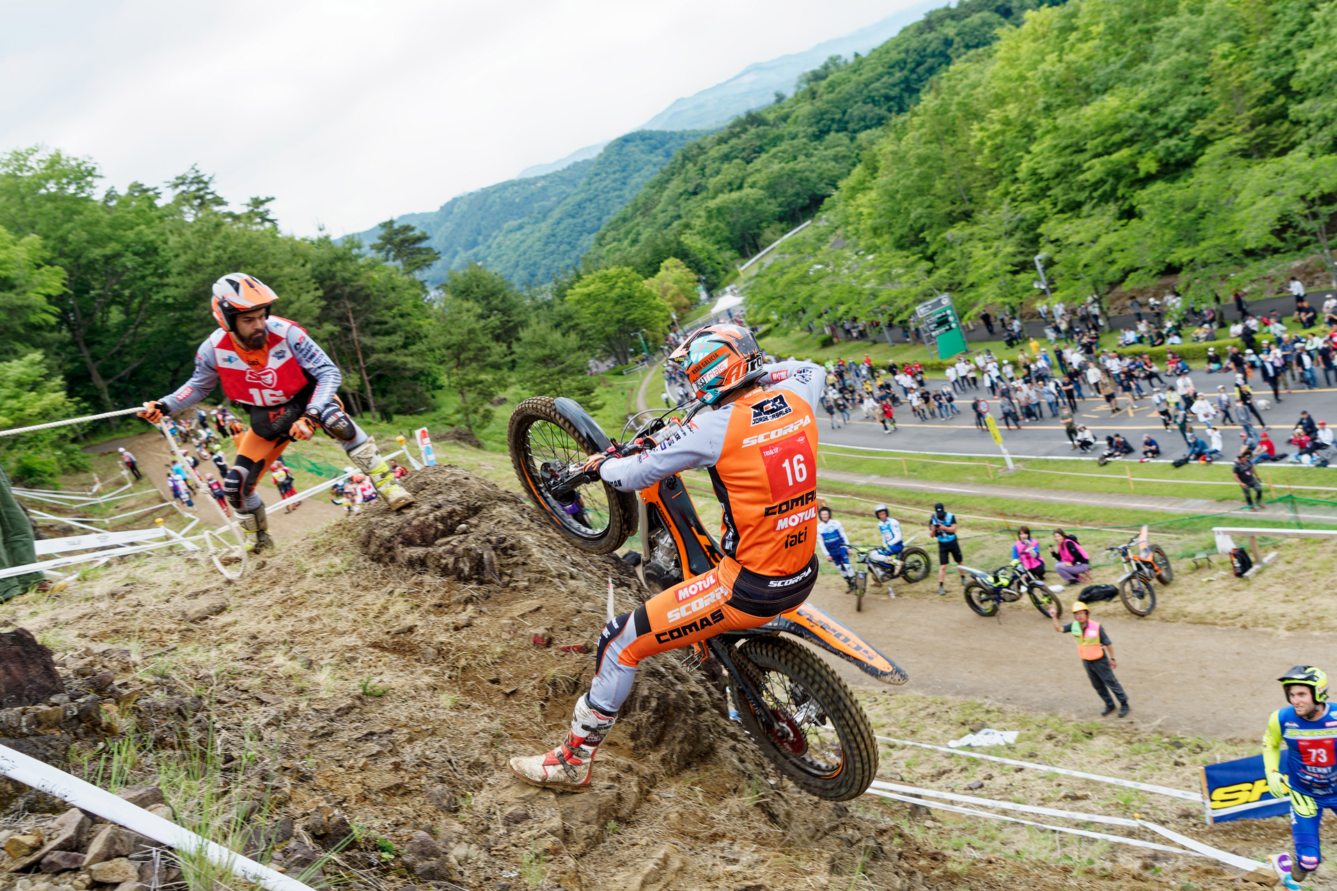 片方の足つきまでであれば1ポイントで済む。その後は何度足を着いても最大3ポイント