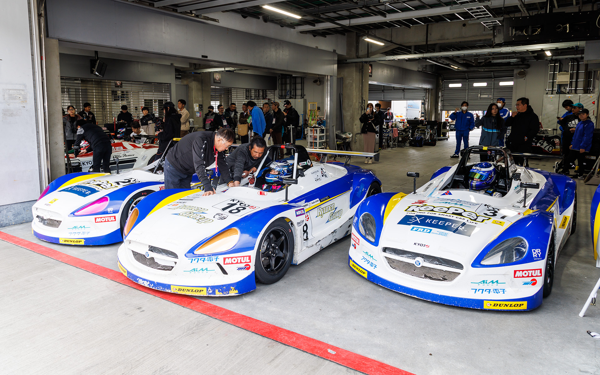 KYOJO CUPはVITA CLUB製「VITA-01」のワンメイクレース。ボディサイズは3712×1600×1070mm（全長×全幅×全高）、ホイールベースは2200mm、トヨタの1NZ-FCエンジンを搭載し、Vitz RSに搭載されていた5速MTが組み合わせられる。タイヤは2020年からダンロップのVITA専用タイヤのワンメイクとなっている