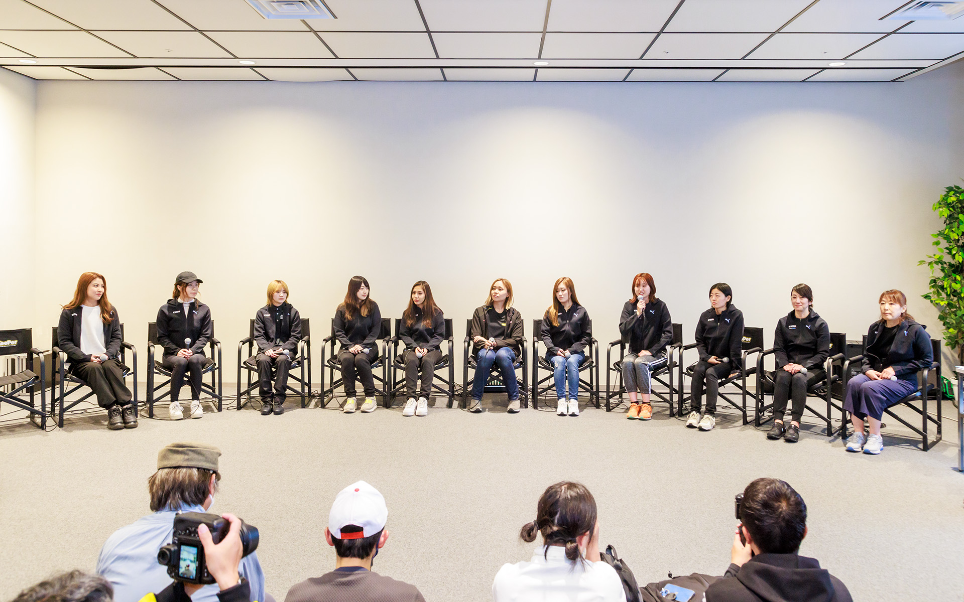 レース後にはトークショーも開催。ファンとの交流も楽しんだ