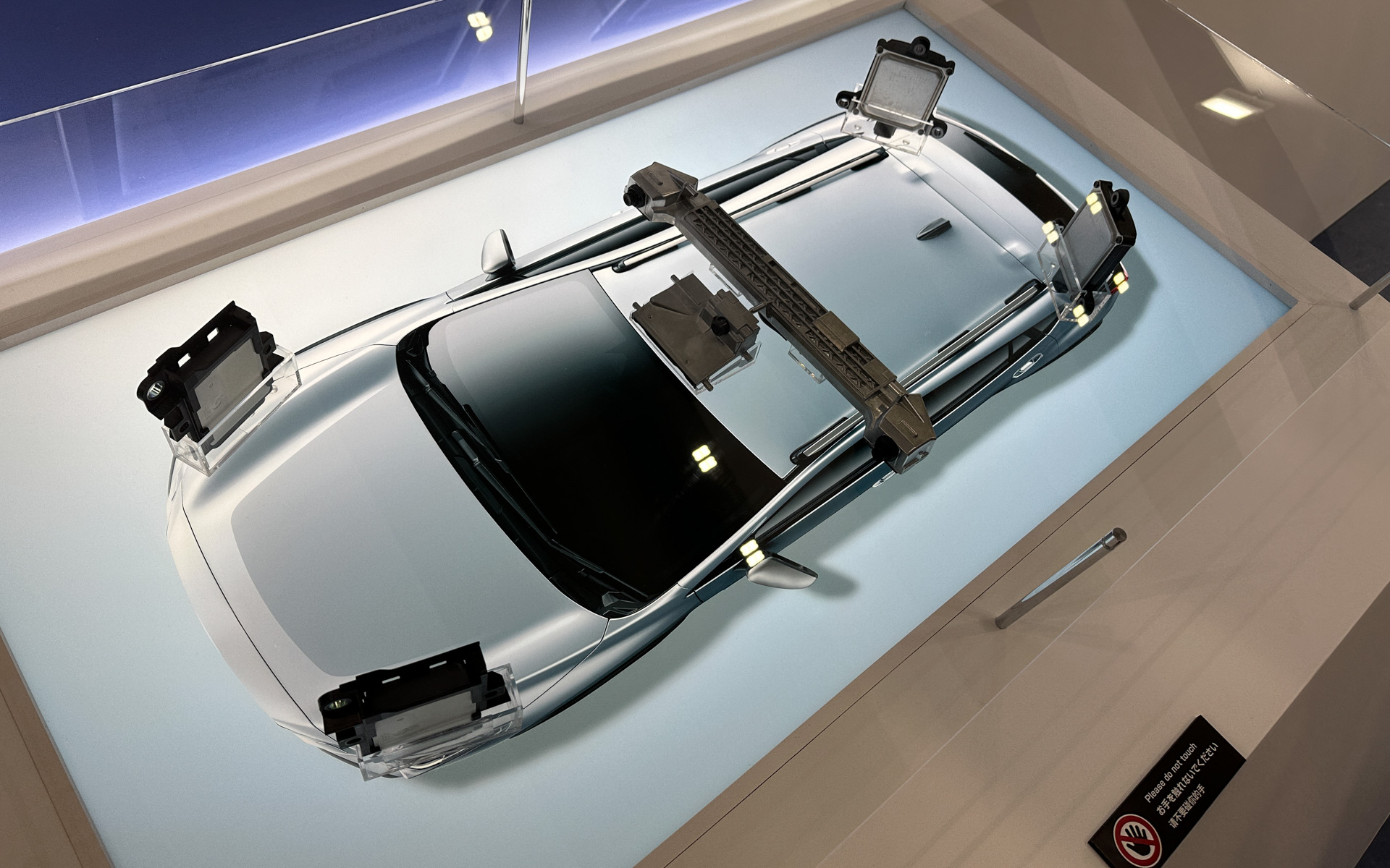 新型クロストレックに採用された「新世代アイサイト」は、これまでのステレオカメラに加えて広角単眼カメラを採用して進化した