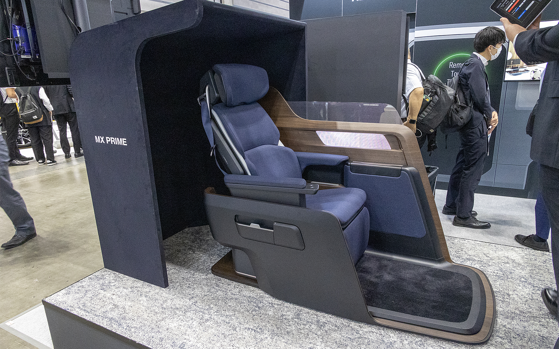トヨタ紡織が出展した都市型ライドシェアモビリティのための車室空間「MX221」用コンセプトシート「MX Prime」