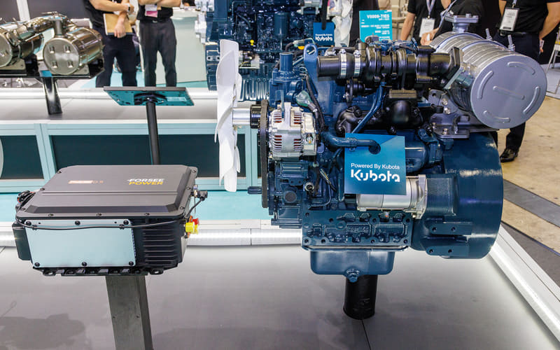 クボタ、産業用エンジン「WG3800」ベースの水素エンジン国内初公開