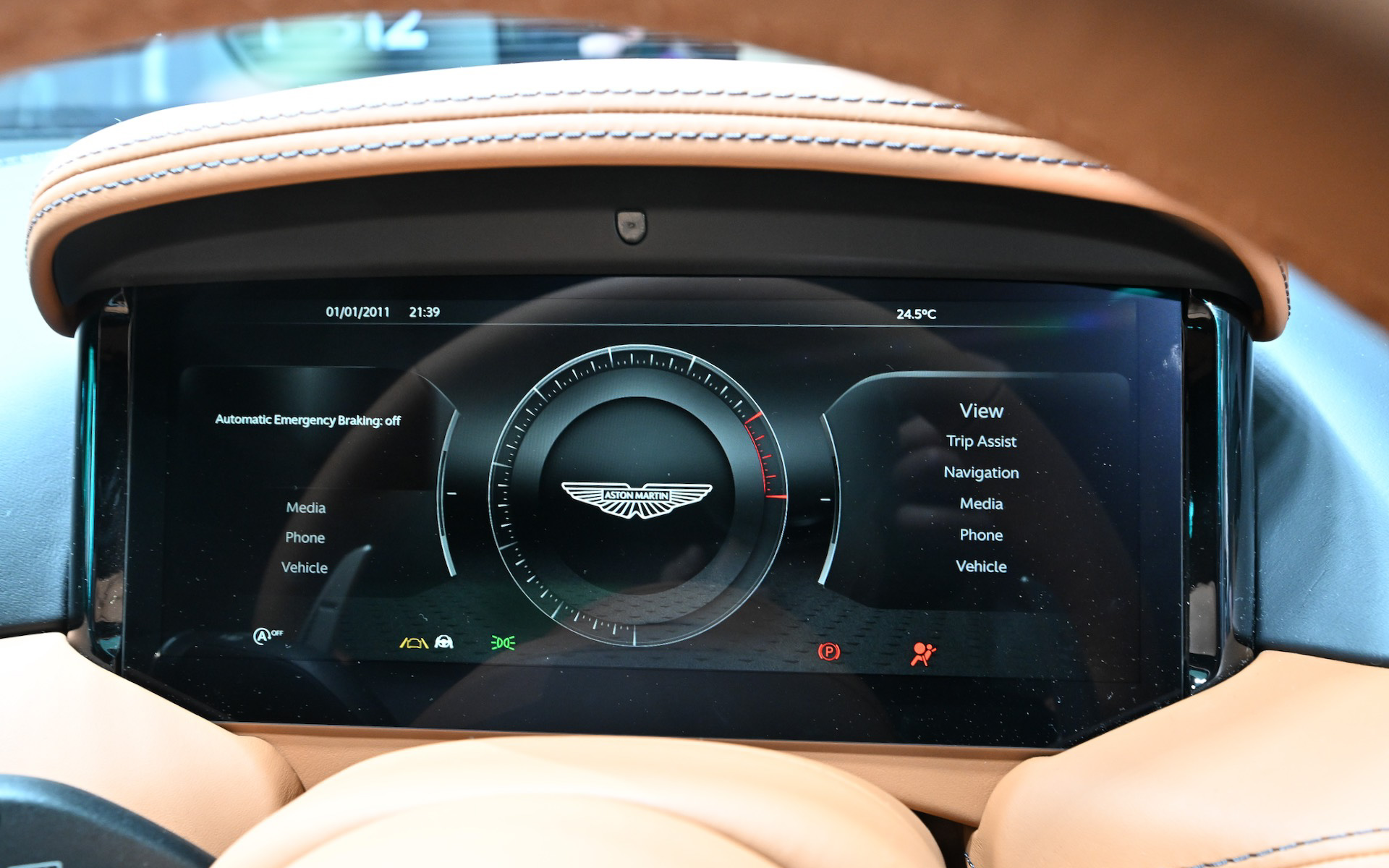 DB12のインテリア