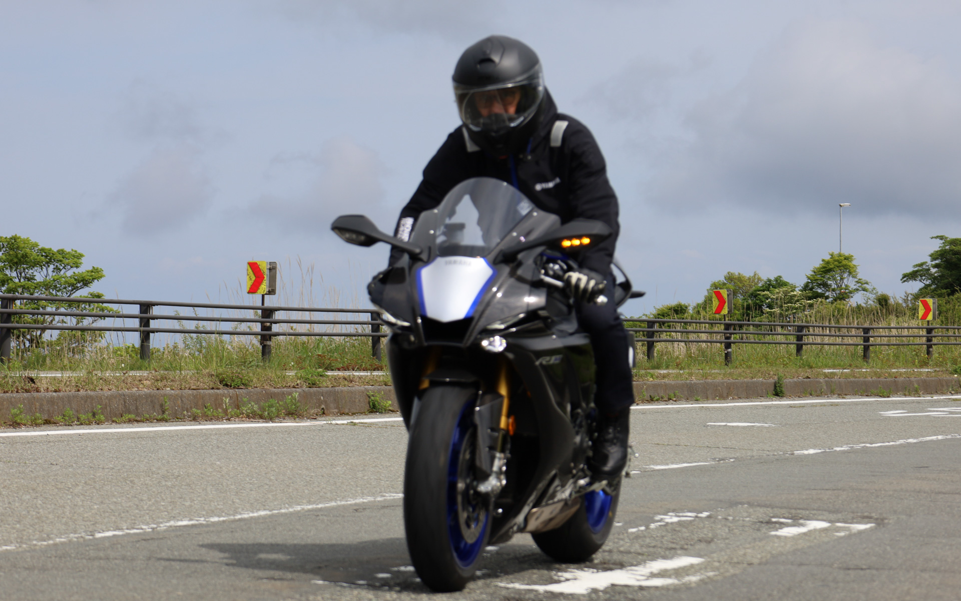 日髙副会長がライディングを披露