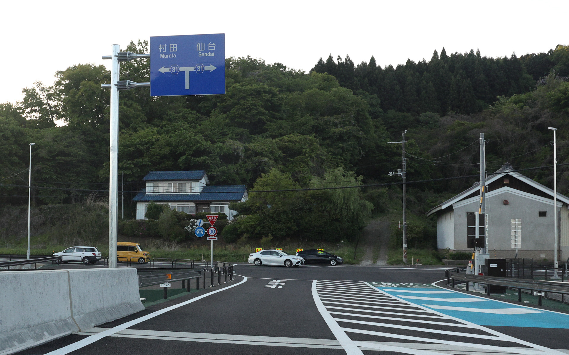 突き当たりを左折（村田方面）