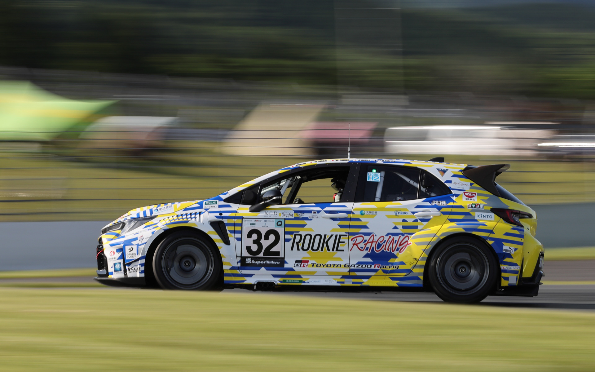 世界初の液体水素エンジンを搭載したNo.32 ORC ROOKIE GR Corolla H2 concept（358Lap）