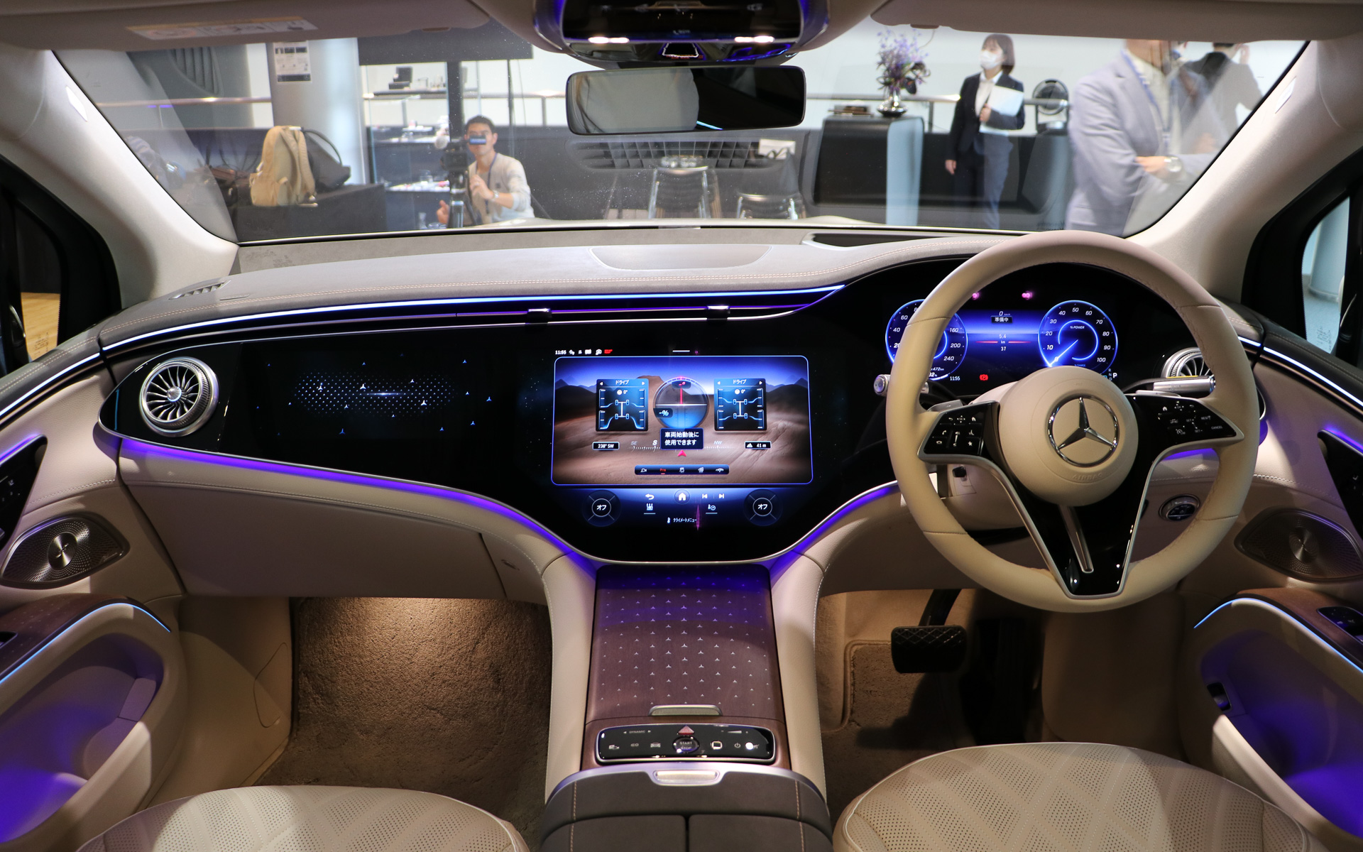 MBUXハイパースクリーン装着車のコクピット