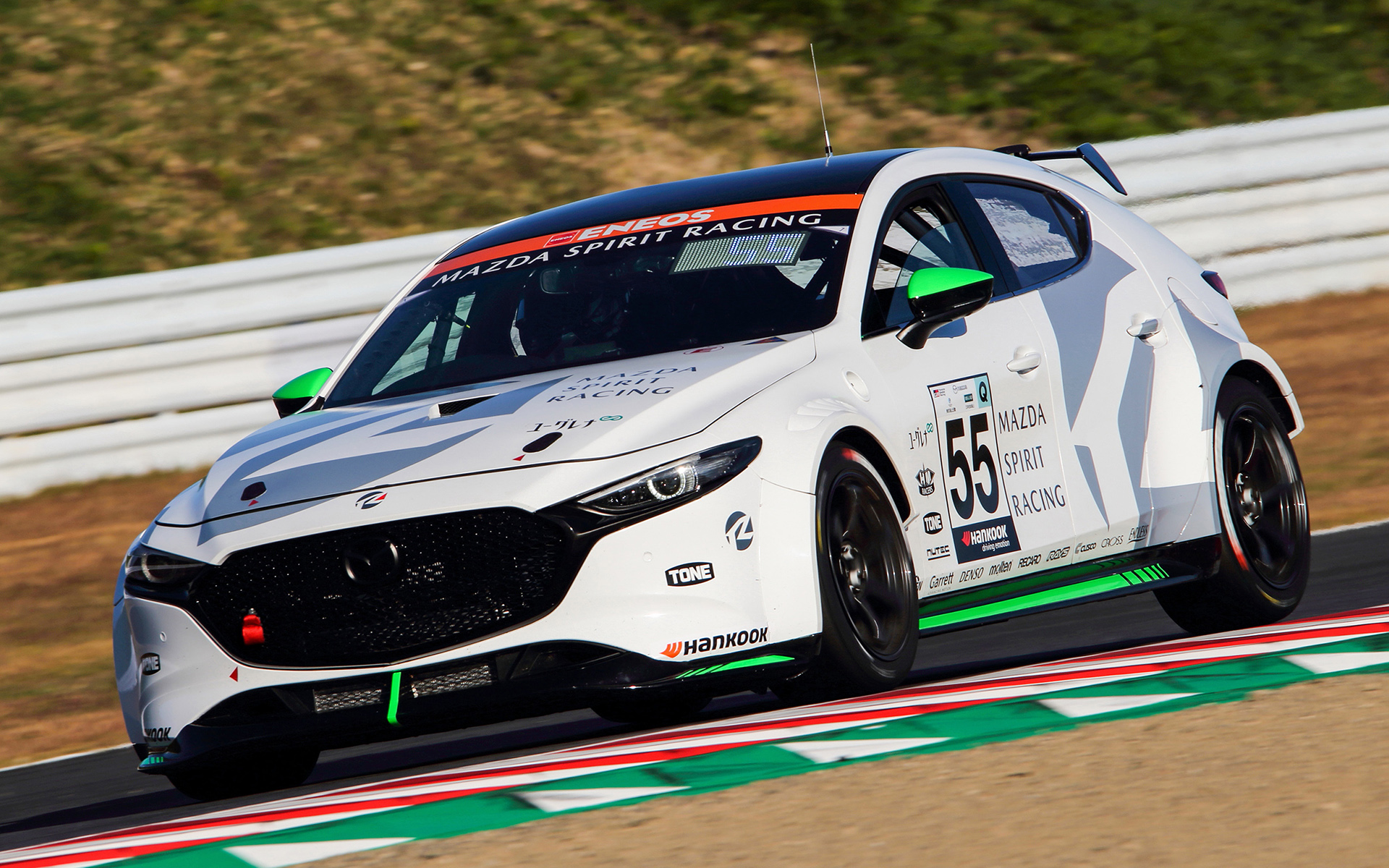 次世代バイオディーゼル燃料「サステオ」を給油した「MAZDA SPIRIT RACING MAZDA3 Bio concept」