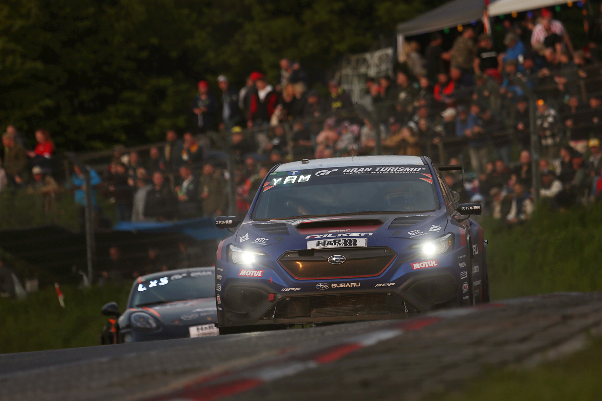 朝6時過ぎにウォールにヒットして戻ってきた新型WRX S4