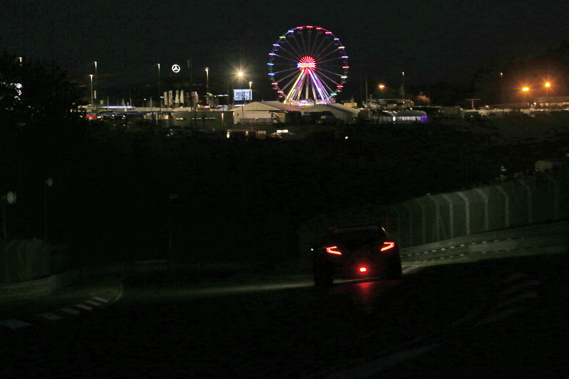 朝6時過ぎにウォールにヒットして戻ってきた新型WRX S4