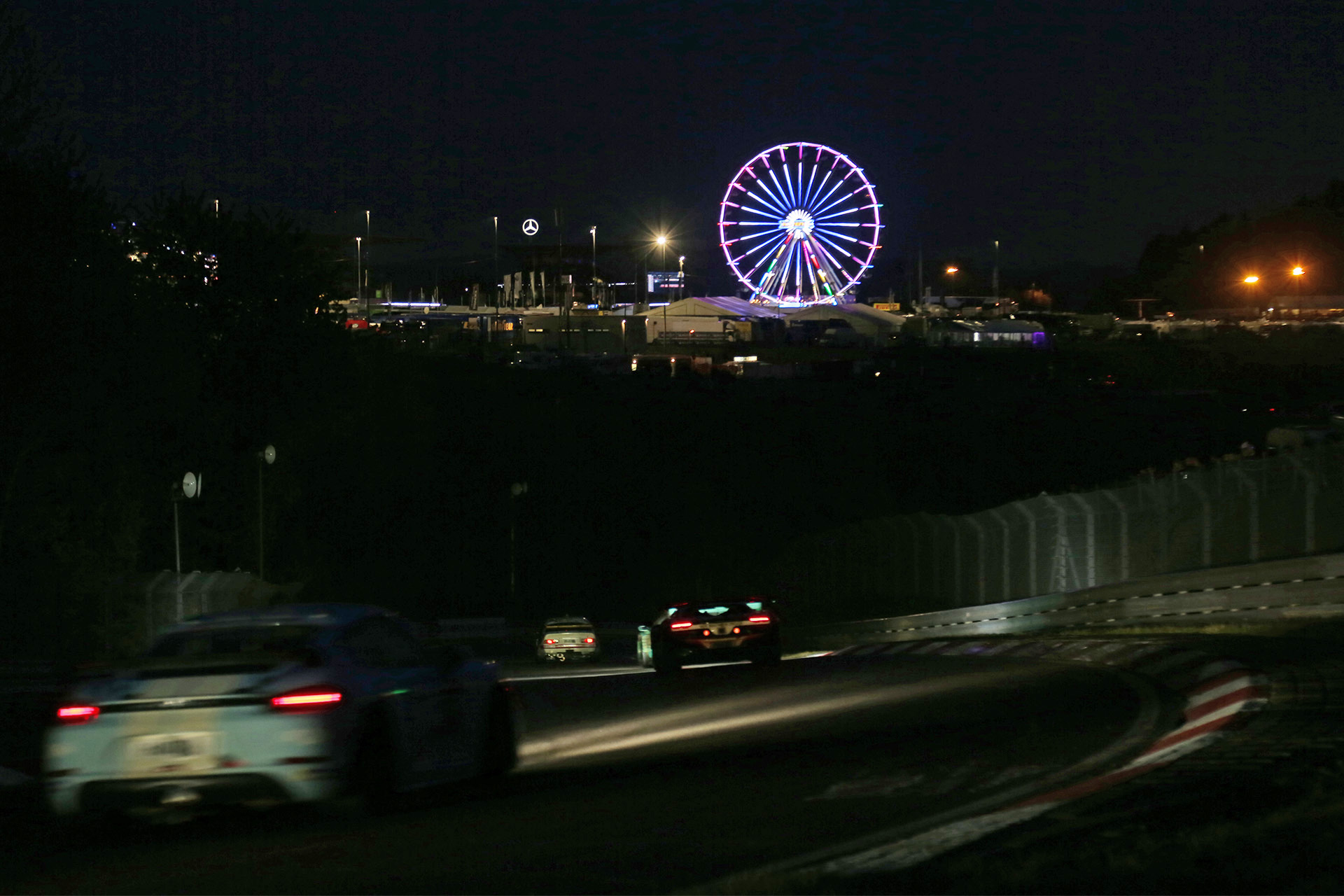 朝6時過ぎにウォールにヒットして戻ってきた新型WRX S4