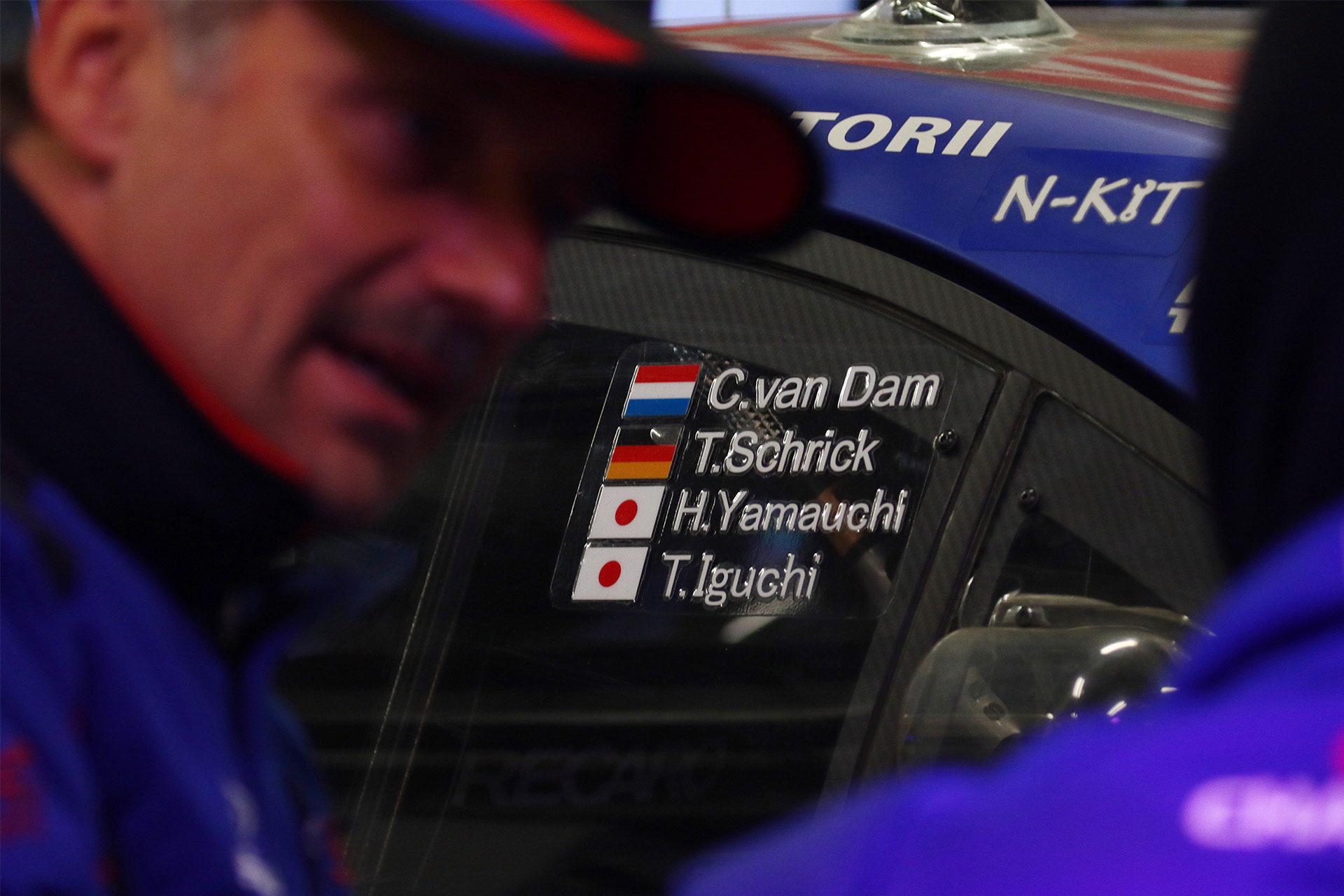 朝6時過ぎにウォールにヒットして戻ってきた新型WRX S4