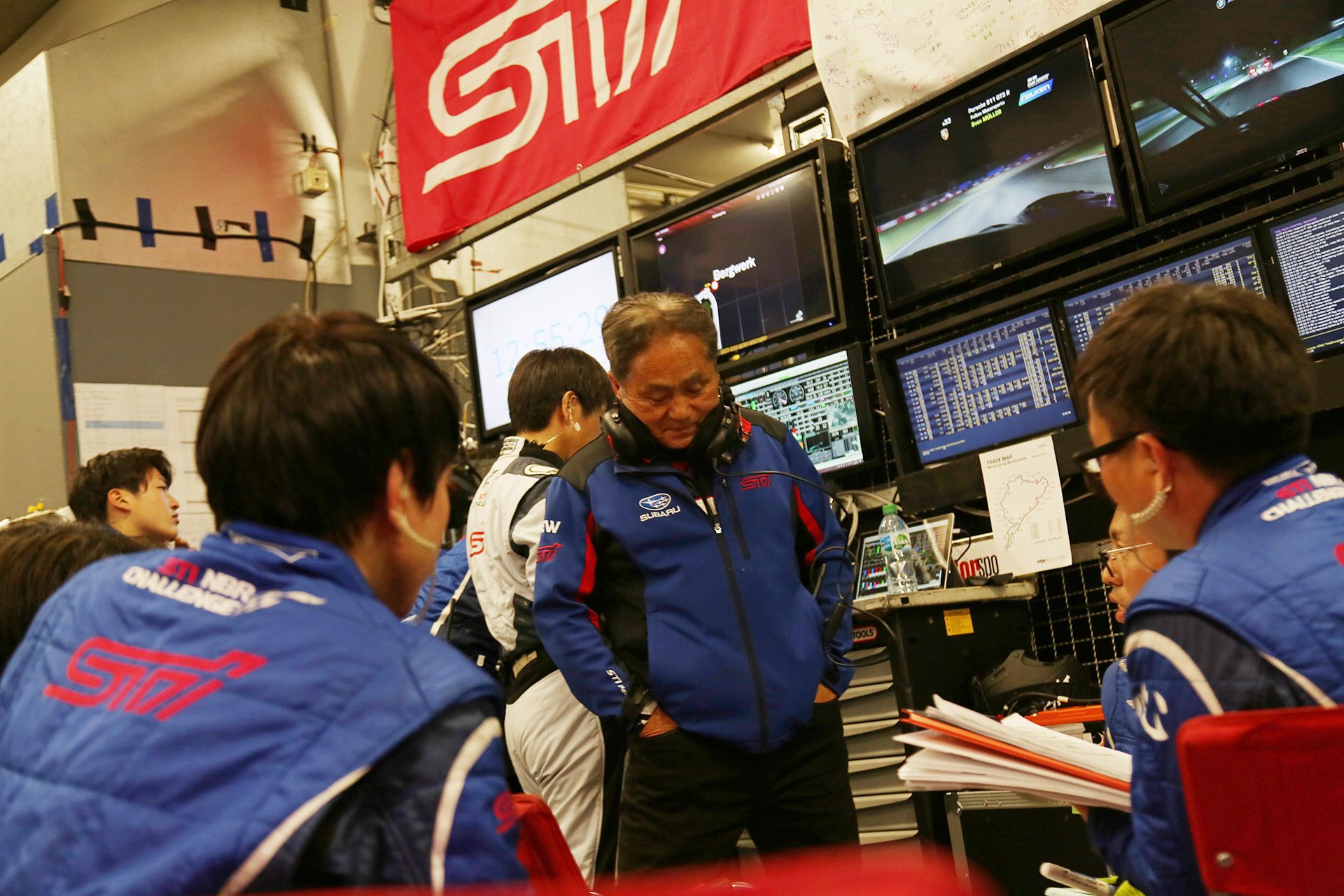 朝6時過ぎにウォールにヒットして戻ってきた新型WRX S4