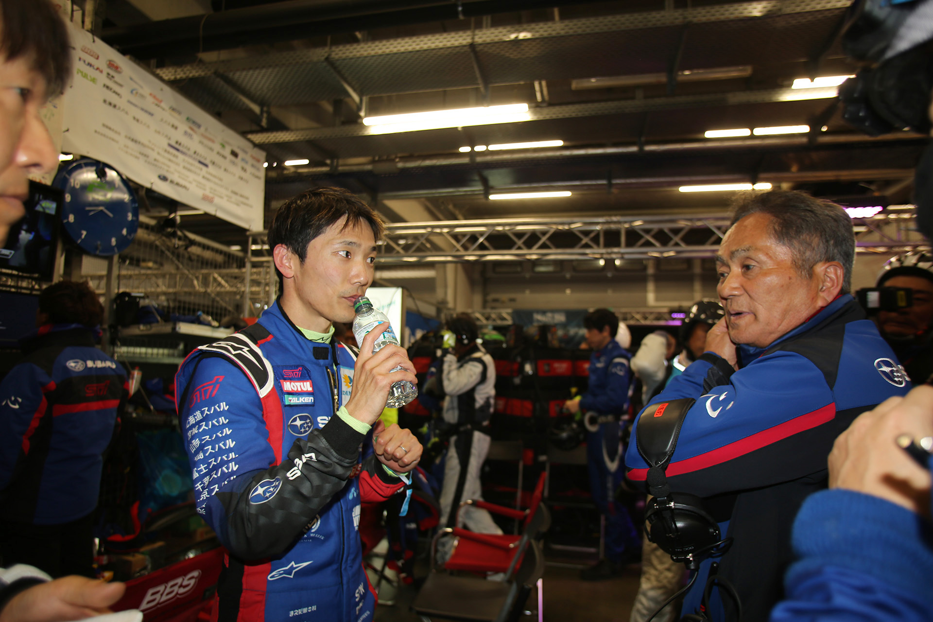 朝6時過ぎにウォールにヒットして戻ってきた新型WRX S4