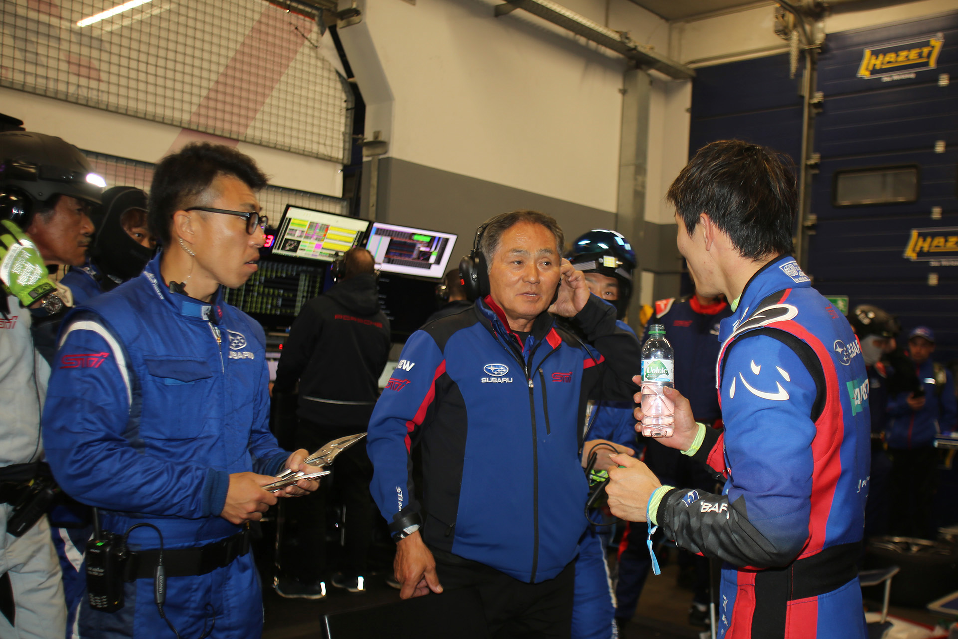 朝6時過ぎにウォールにヒットして戻ってきた新型WRX S4