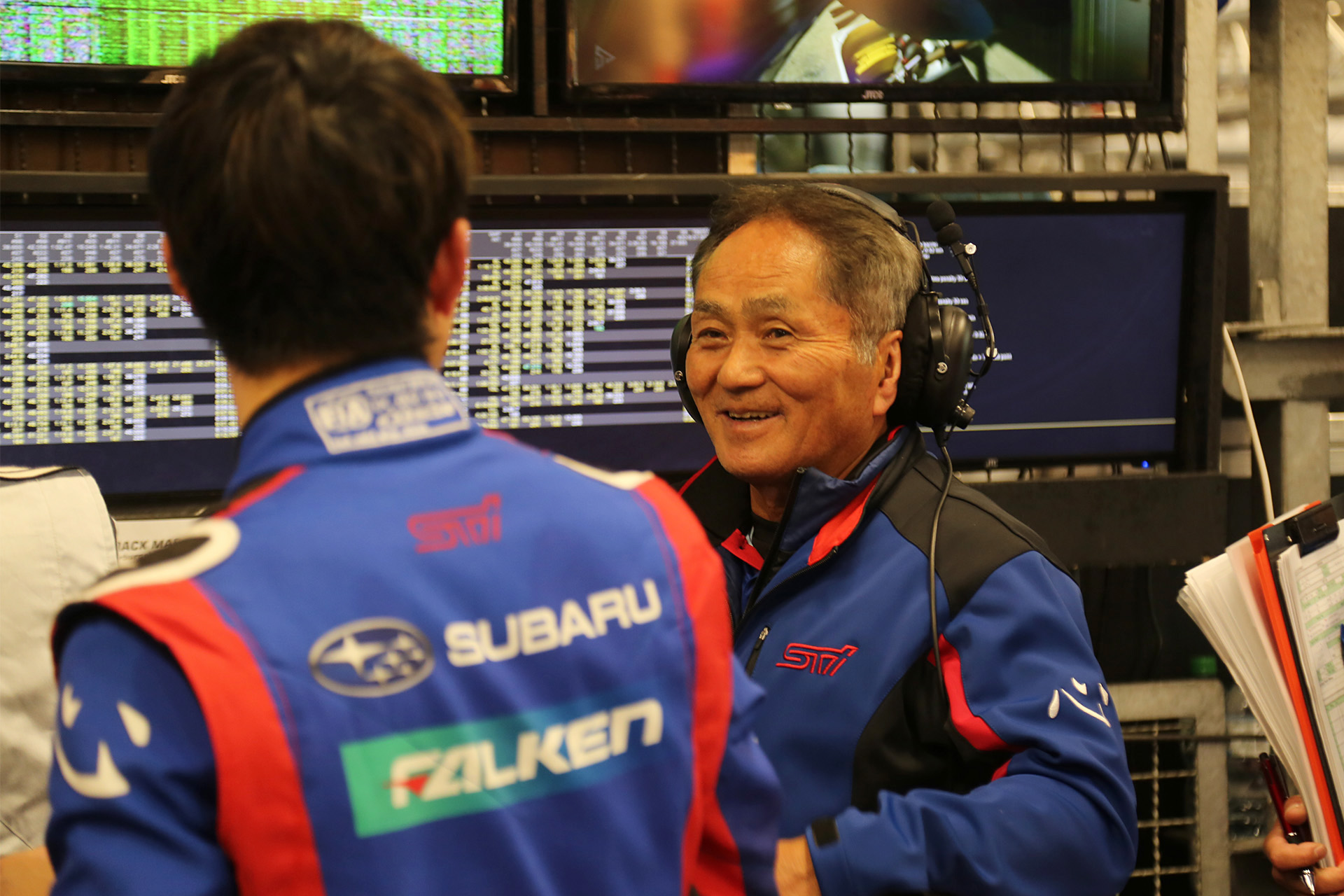 朝6時過ぎにウォールにヒットして戻ってきた新型WRX S4