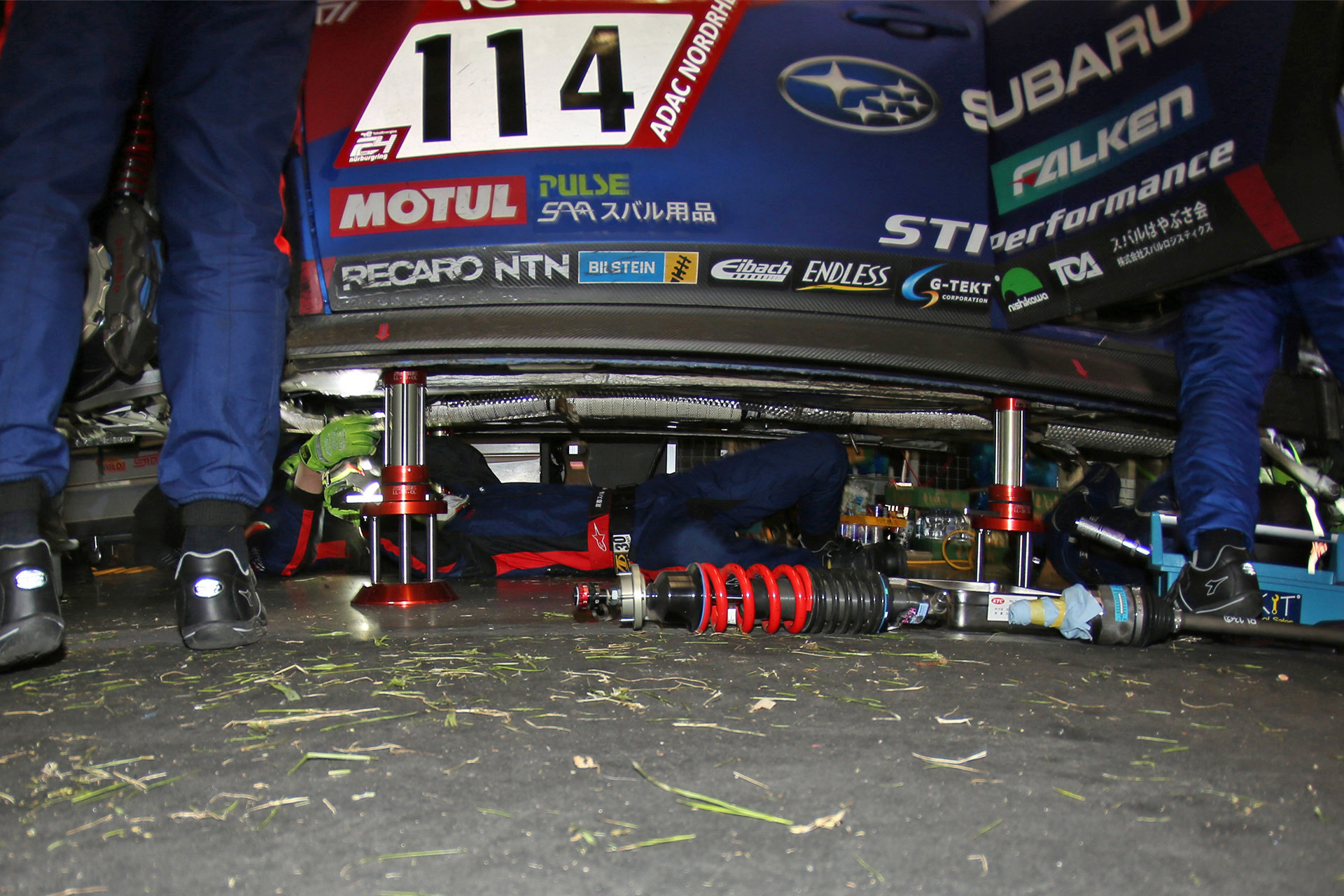 クラッシュしたマシンのフロント部分