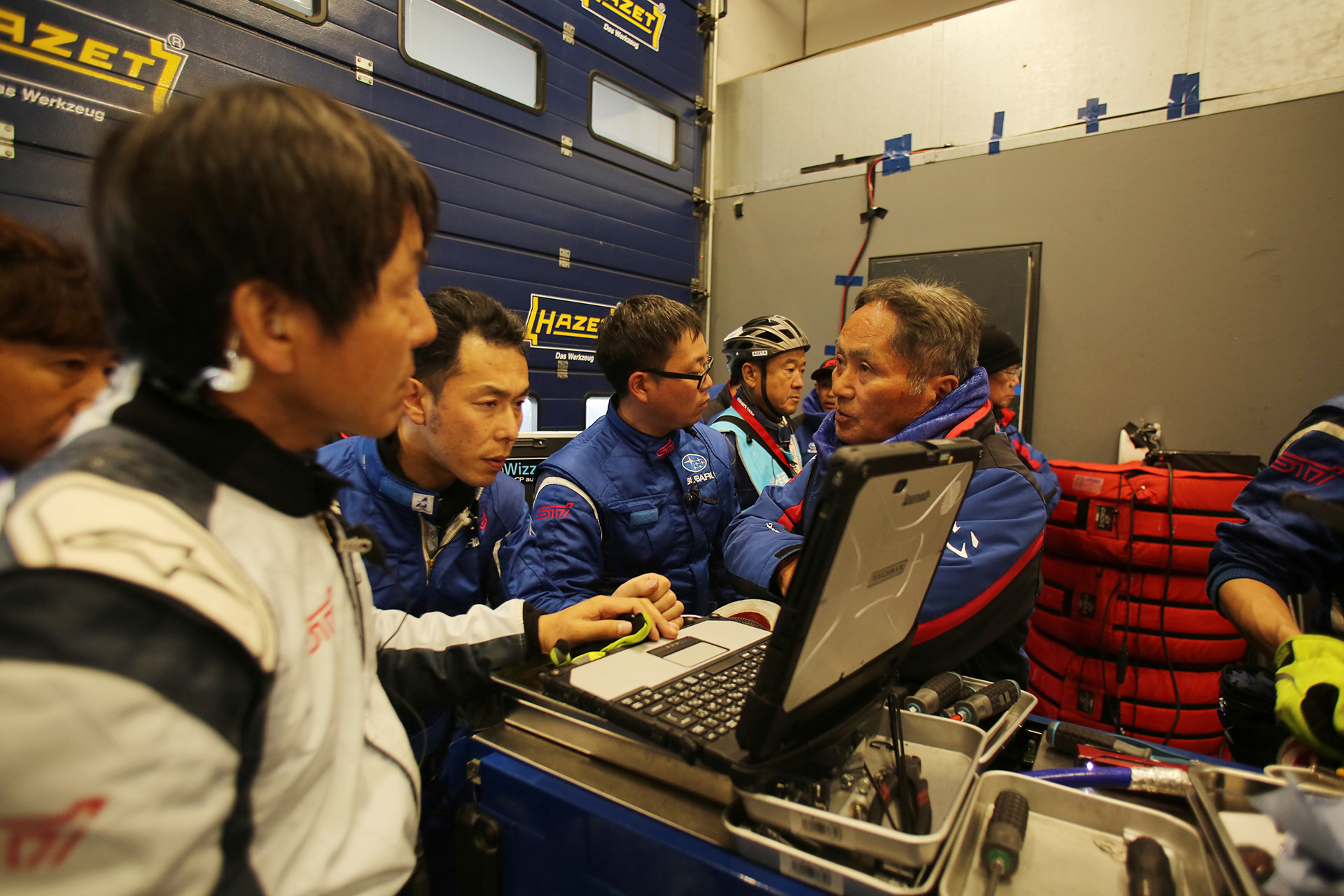 クラッシュしたマシンのフロント部分