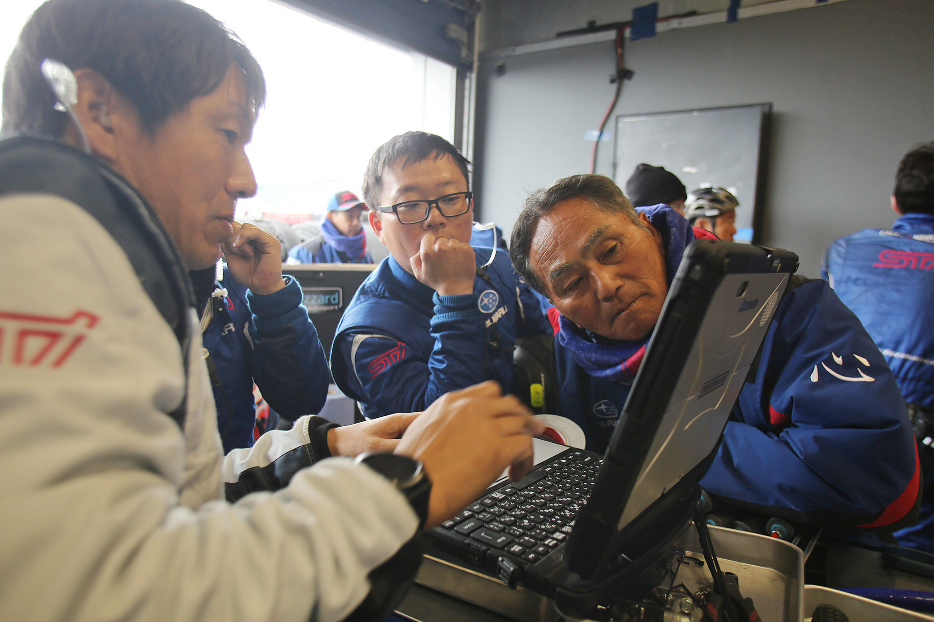 クラッシュしたマシンのフロント部分