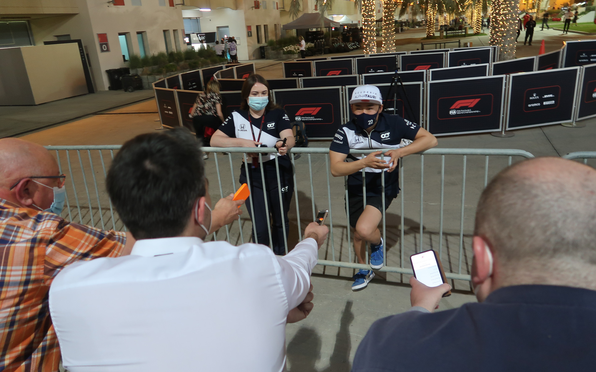 ドライバーとの距離があり声を聞き取りにくい