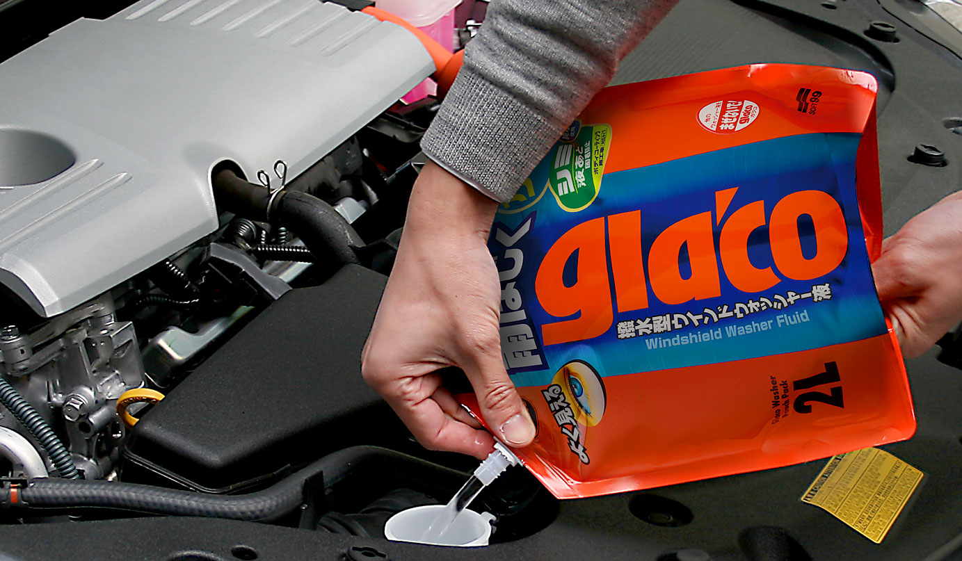 ウォッシャータンクに入れるだけと手軽