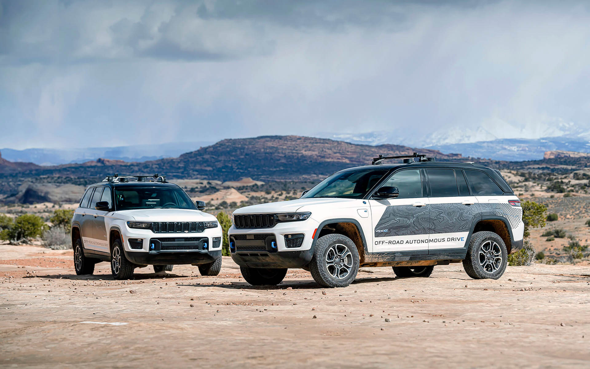 AI搭載型オフロード自律走行技術を「グランド チェロキー 4xe」に搭載