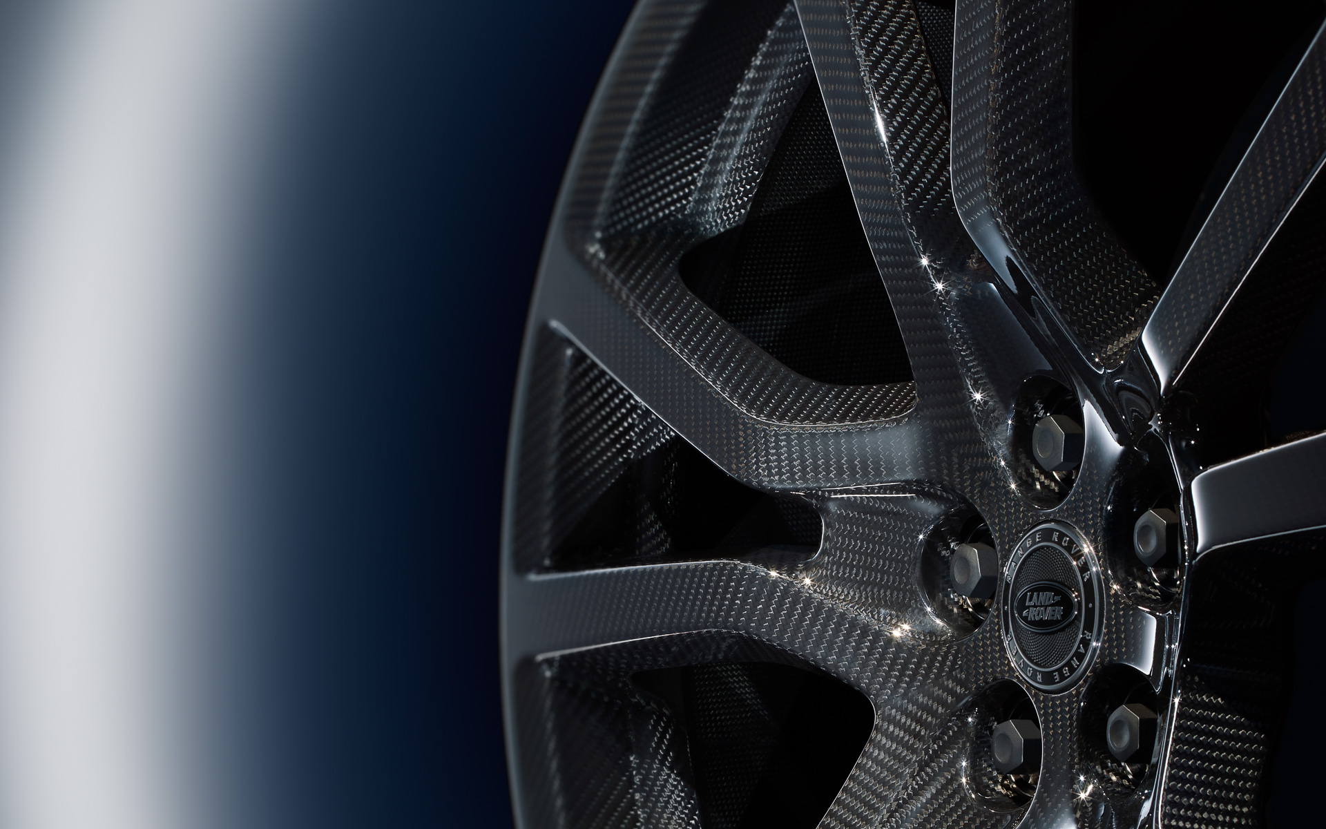 軽量なカーボンファイバー製ホイールもオプションに設定