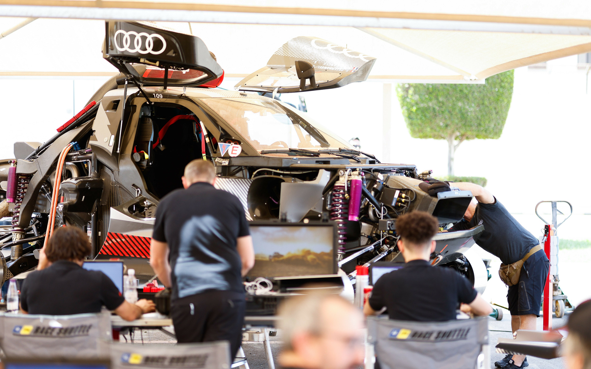 整備中のRS Q e-tron