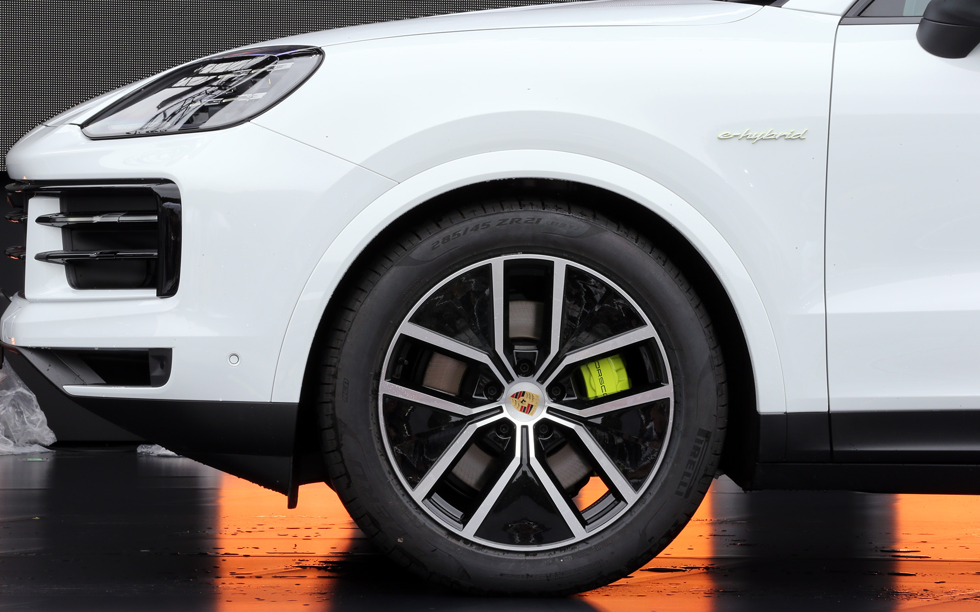 新型カイエンE-ハイブリッド