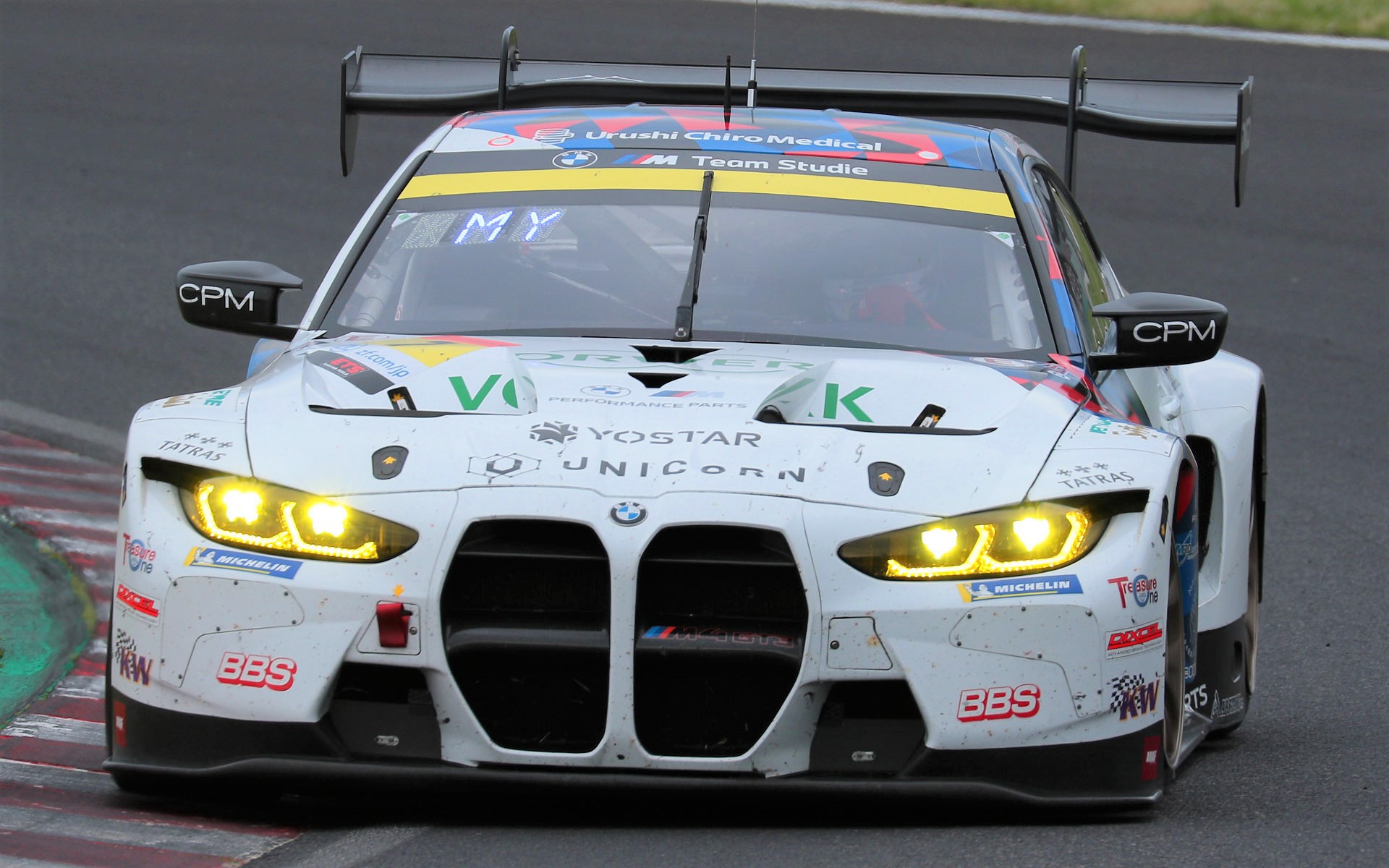 GT300クラス優勝の7号車 Studie BMW M4（荒聖治/柳田真孝組、MI）