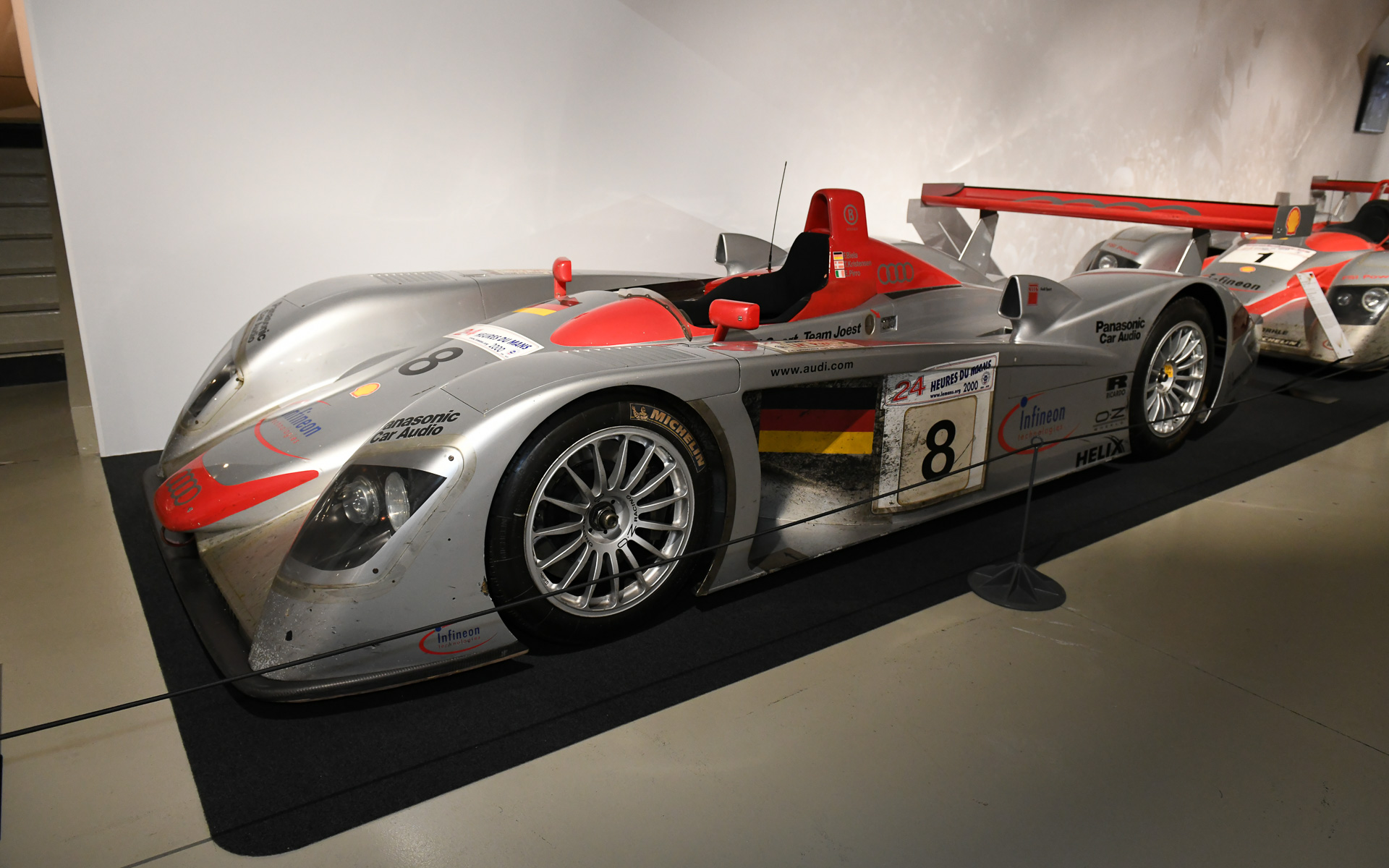 アウディ R8（2000年）