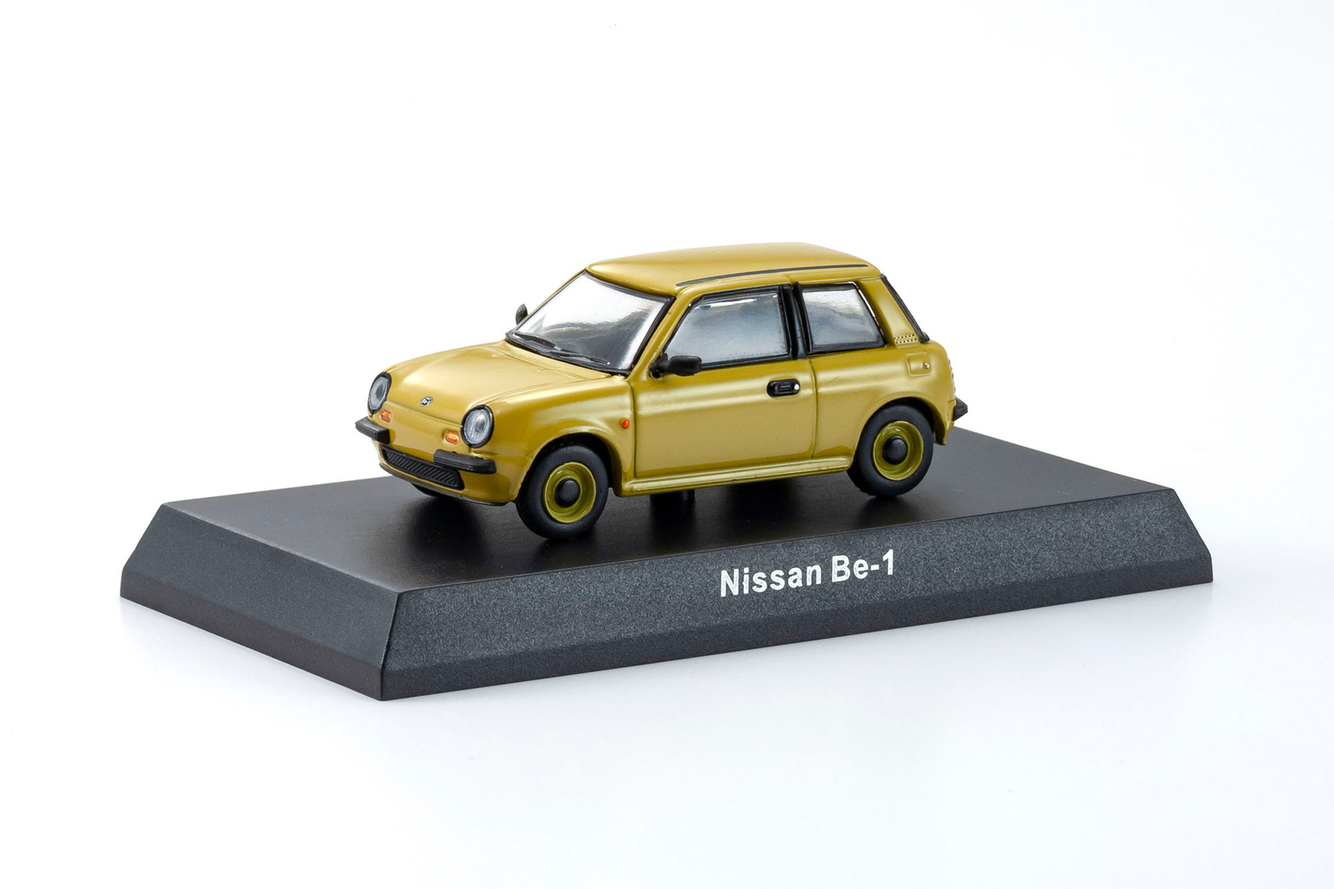 No.12, 13 NISSAN Be-1：初代マーチの車体に、新しいがどこか懐かしい「ノスタルジックモダン」なボディを組み合わせ、「パイクカー」と呼ばれるジャンルを切り開いた少量生産のコンパクトカー。キュートなルックスで発売直後から注文が殺到し、1987年のグッドデザイン賞に輝くなど、性能やパフォーマンスではなく、デザイン力で時代を刺激した