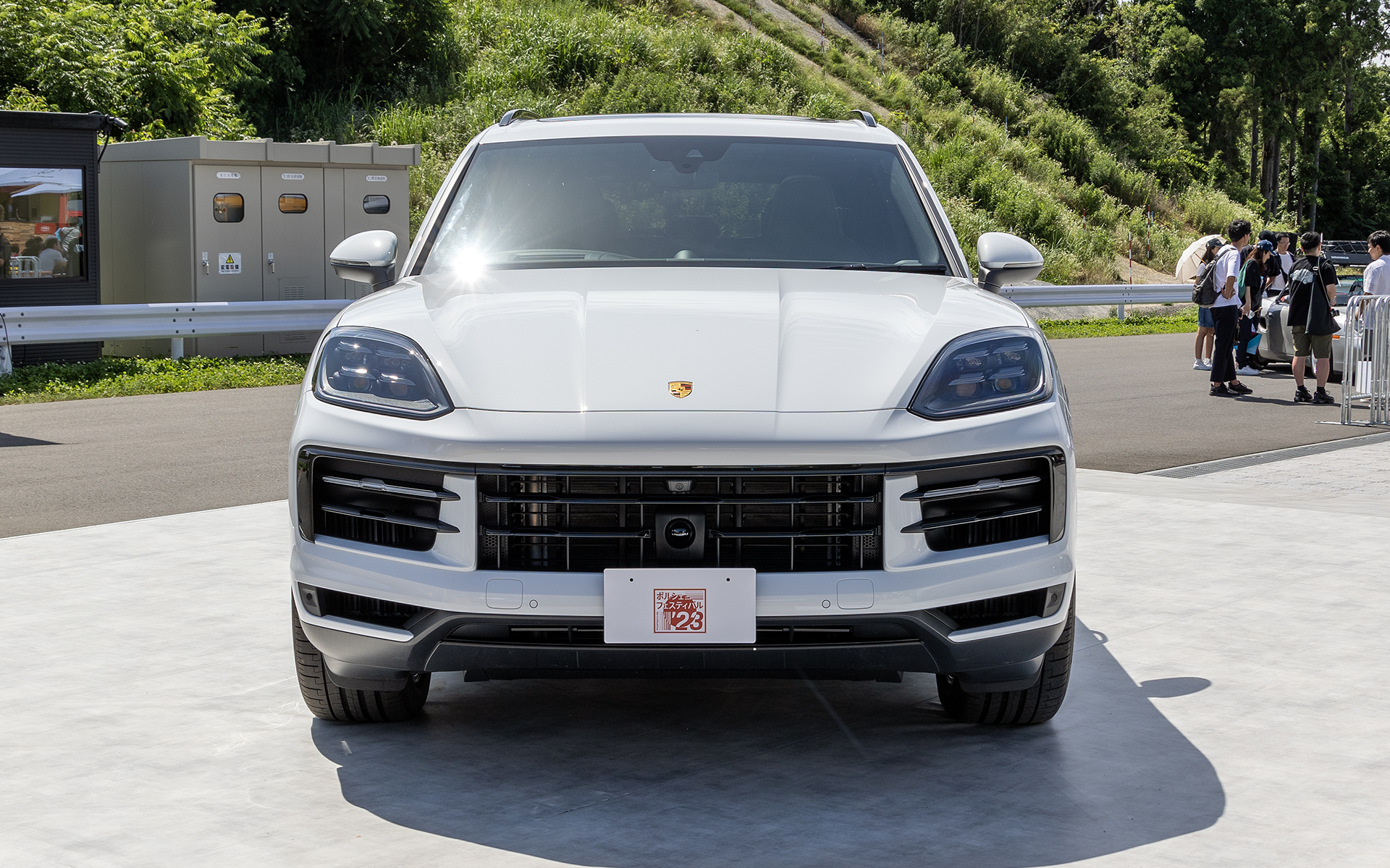 新型カイエンのフロント。ヘッドライトはマトリックスLED４灯式