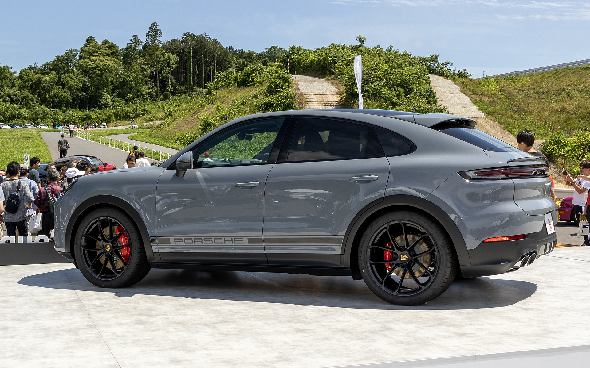 新型カイエンクーペ