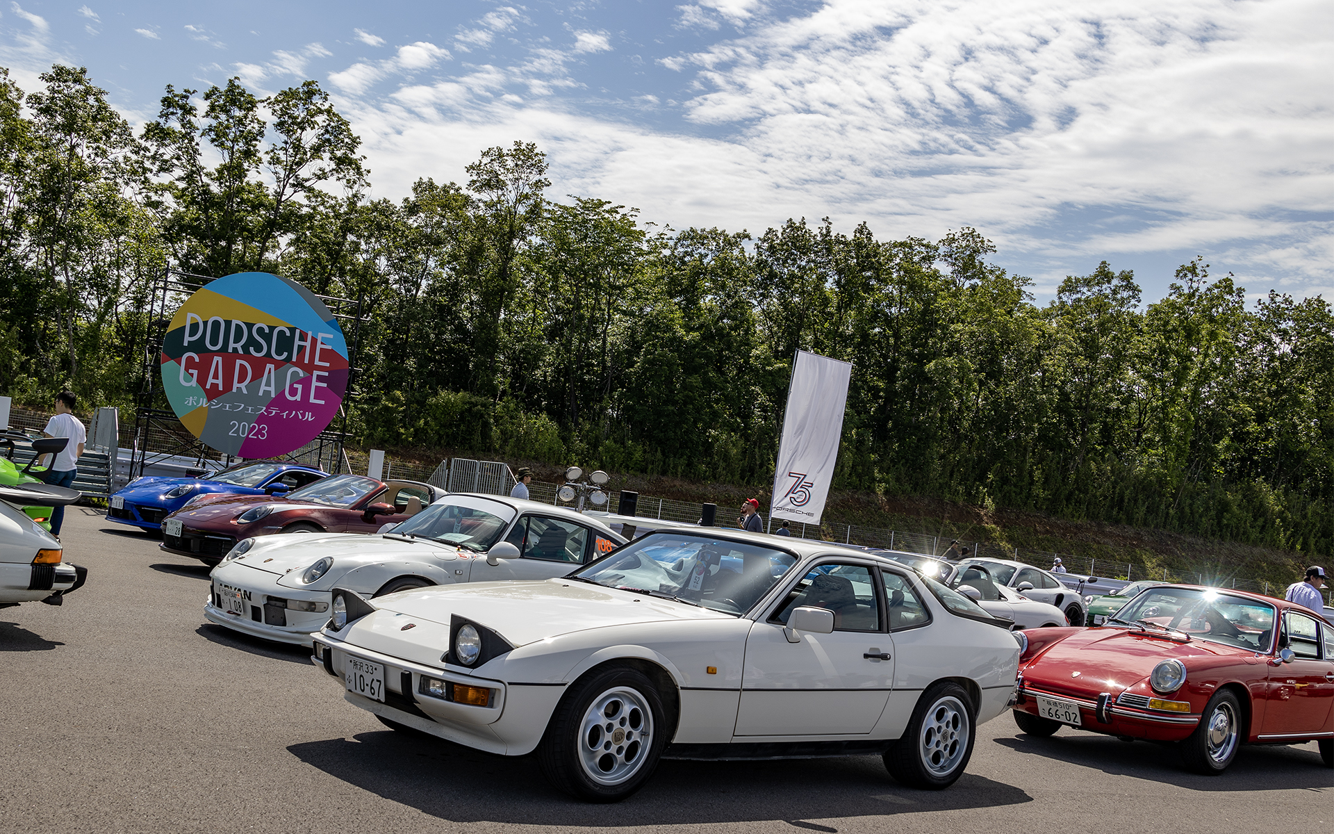 ポルシェフェスティバルではポルシェジャパンによって多くの展示車が用意されていたが、さらにポルシェオーナーが愛車を展示する「ポルシェガレージ」も開催