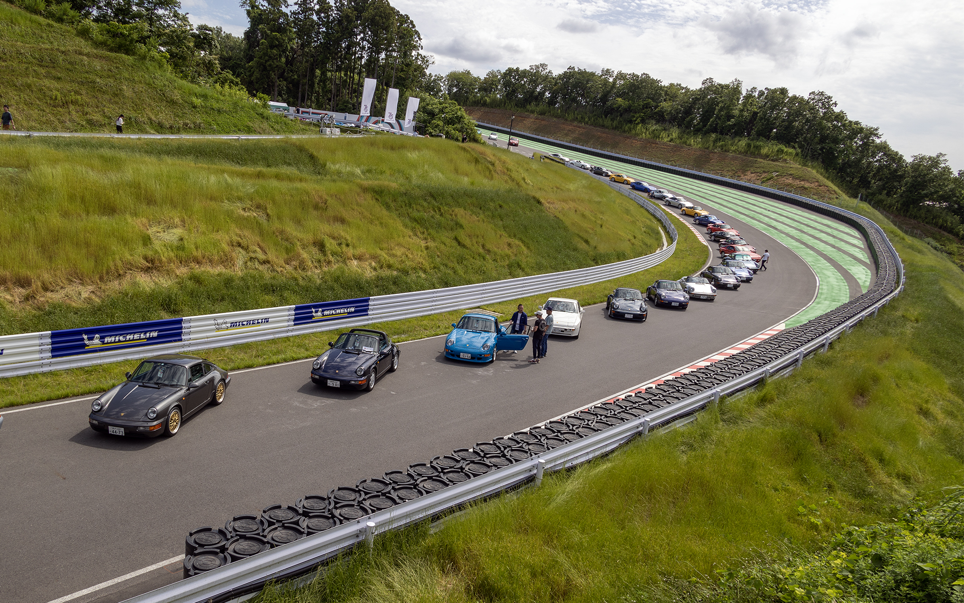 来場者による投票によって部門ごとにアワードが選出され、メインステージにて表彰された