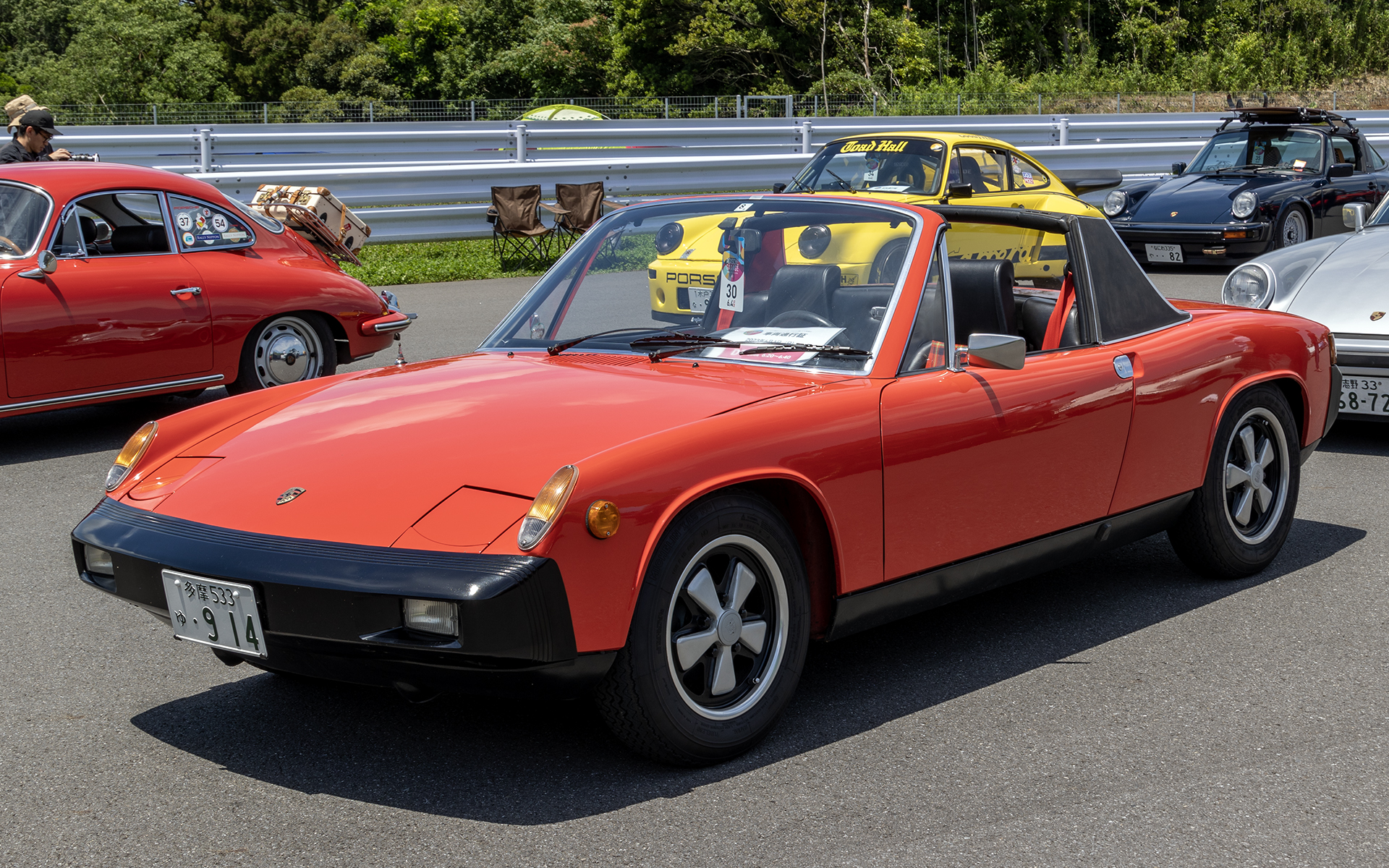 ここからはポルシェガレージの参加車の写真を掲載。といってもとても多くの展示車があったので掲載したのはほんの一部だ。こちらは914 2.0