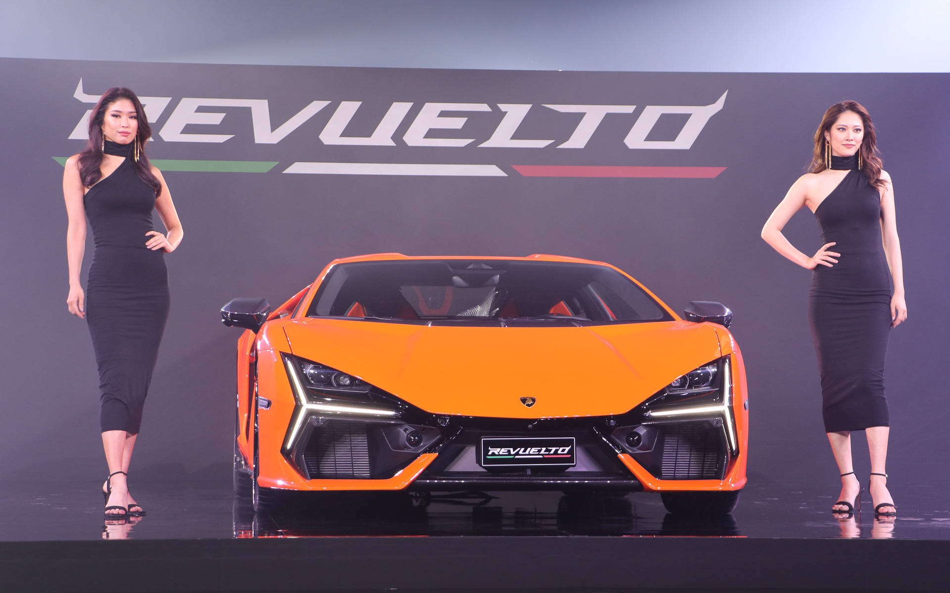 V型12気筒の自然吸気エンジンを搭載する新型「レヴェルト」